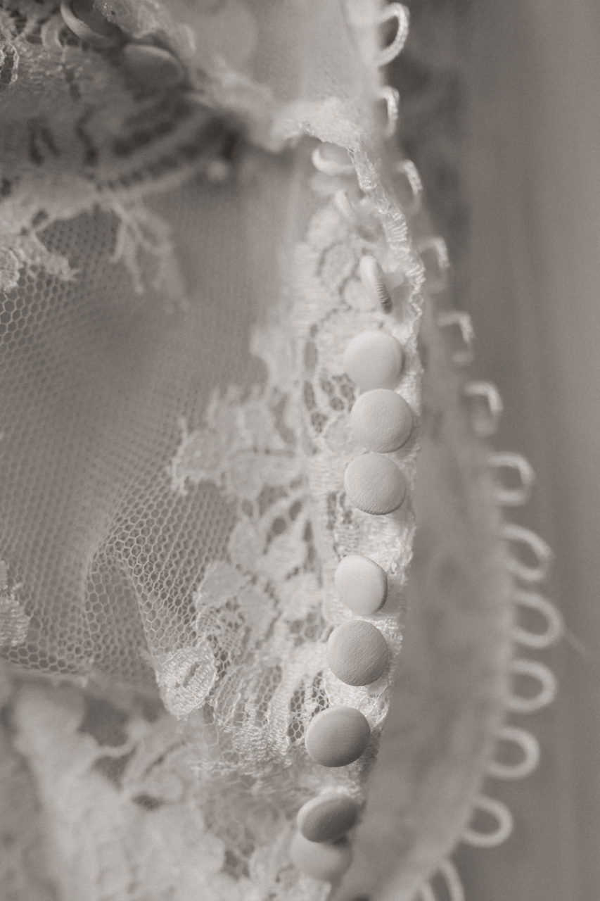 Brautkleid Foto Reportage Weiß zu schwarz Brautmoden Fotografie Hochzeit