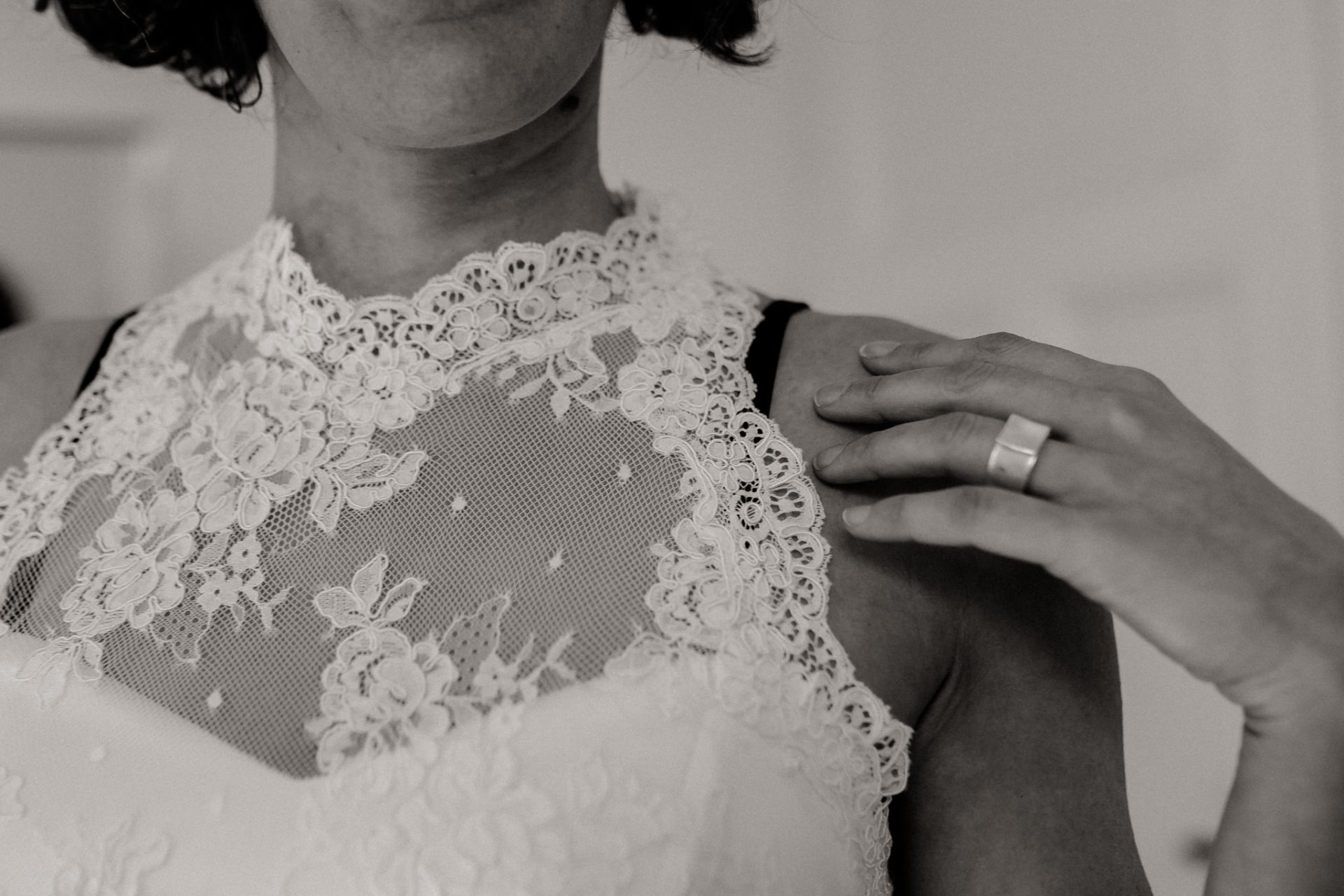 Brautkleidkauf Foto Reportage Weiß zu schwarz Frankfurt Hochzeitsfotografie