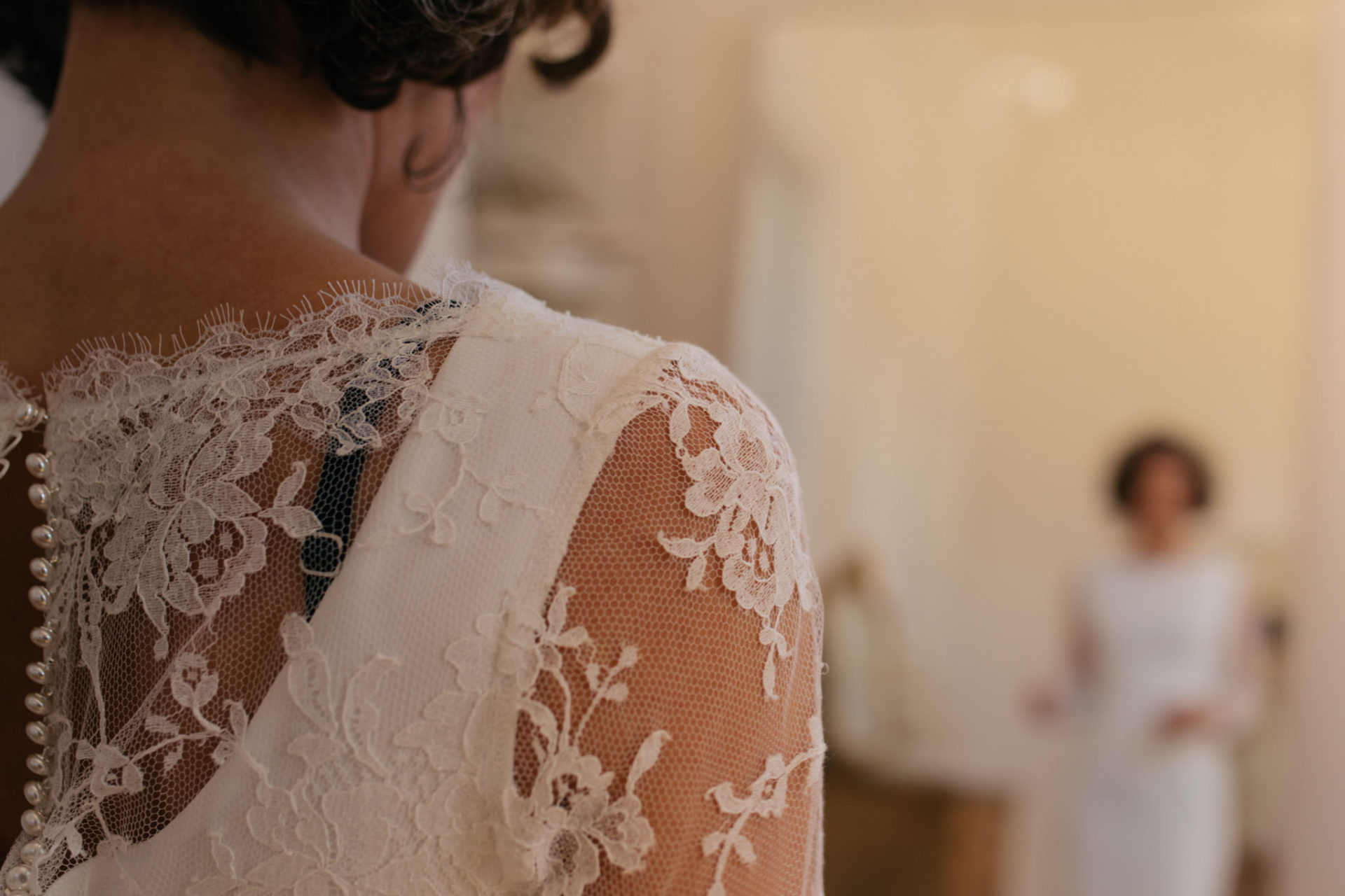 Brautkleid Foto Reportage Weiß zu schwarz Brautmoden Fotografie Hochzeit