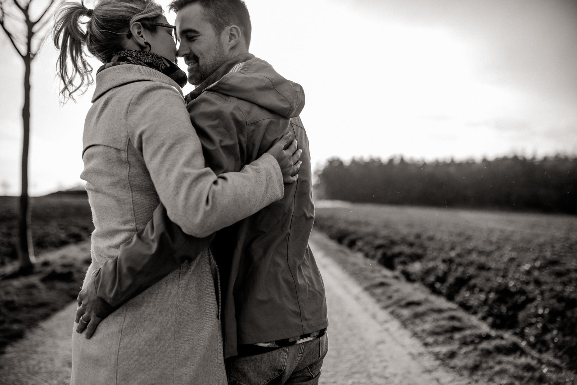 verlobungsshooting gera Kalte Eiche-Paarshooting bei Regen und Sturm-Hochzeitsfotograf Thüringen-Elo