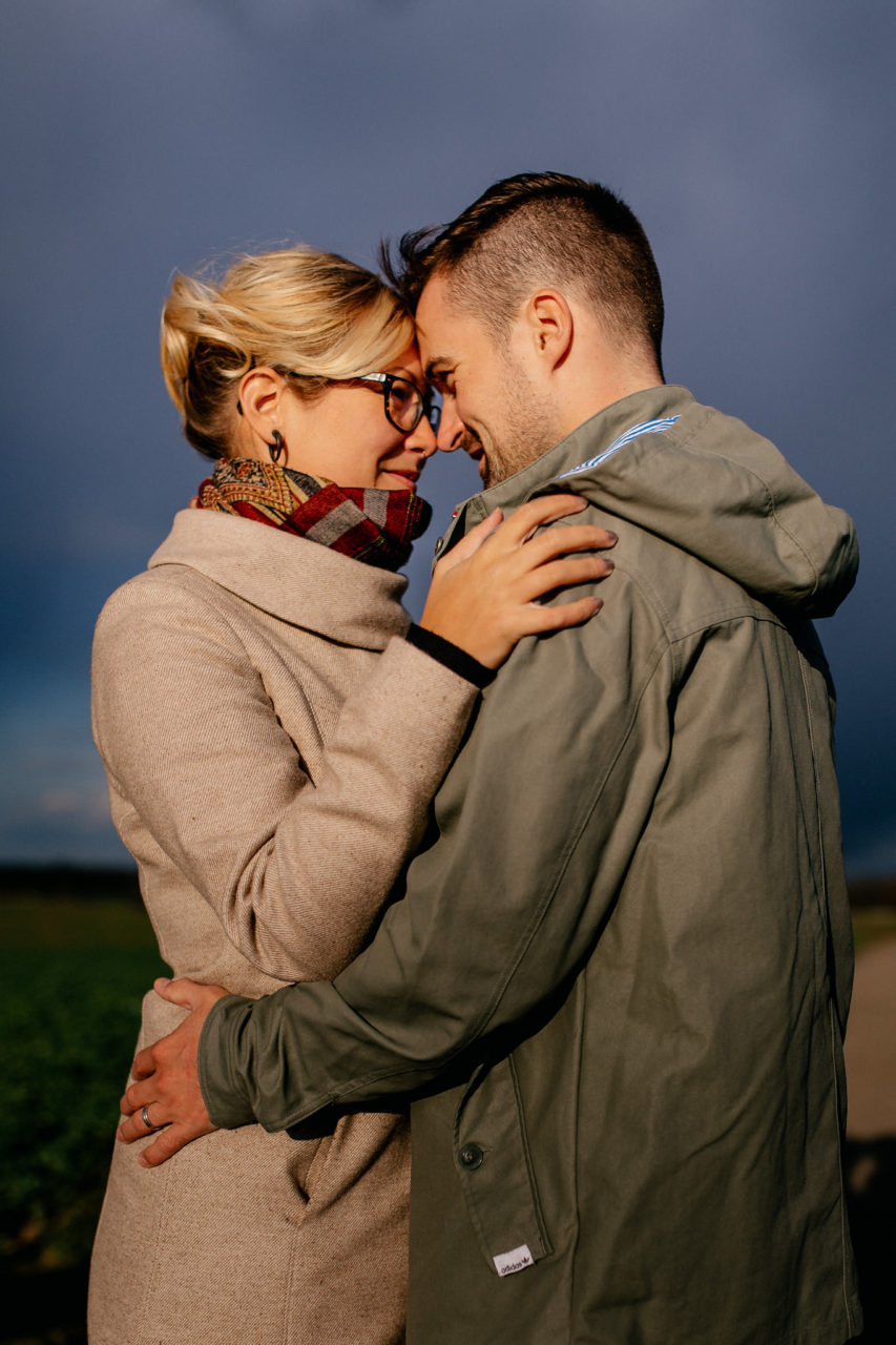 verlobungsshooting gera Kalte Eiche-Paarshooting bei Regen und Sturm-Hochzeitsfotograf Thüringen-Elo