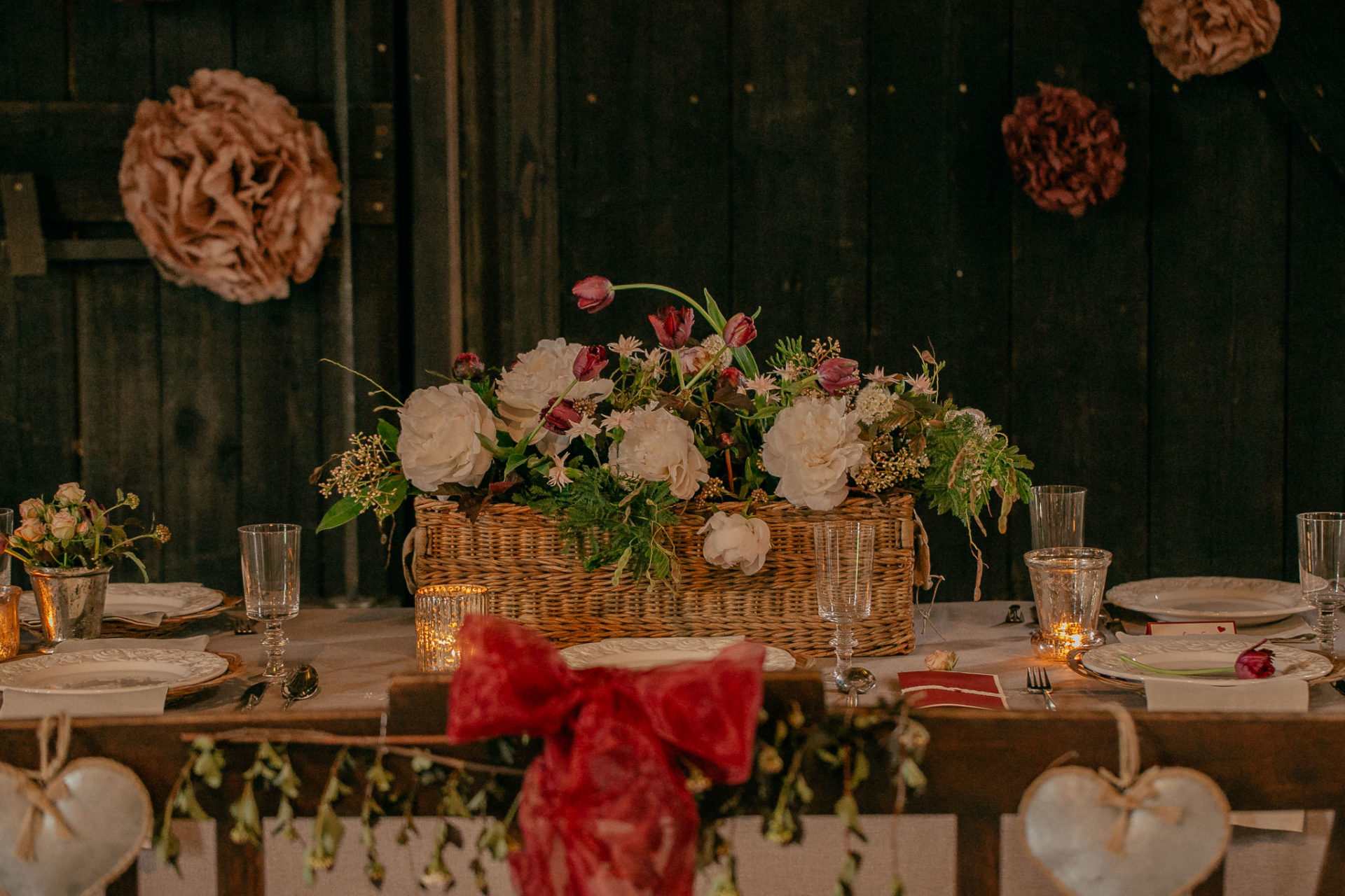 hochzeitsfotograf Steinbachhof Vaihingen Gündelbach-Scheunenhochzeit vintage detailreich-21 Hochzeitsfotografie Steinbachhof Vaihingen Stuttgart Deutschland Hochzeit Dekoration Catering Tischdeko