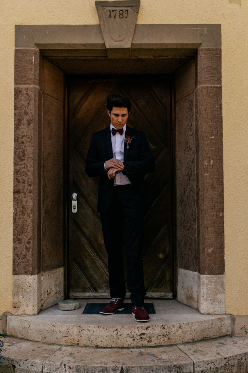 hochzeitsfotograf Steinbachhof Vaihingen Gündelbach-Scheunenhochzeit vintage detailreich-23 Hochzeitsfotografie Steinbachhof Vaihingen Stuttgart Braut Bräutigam Portrait