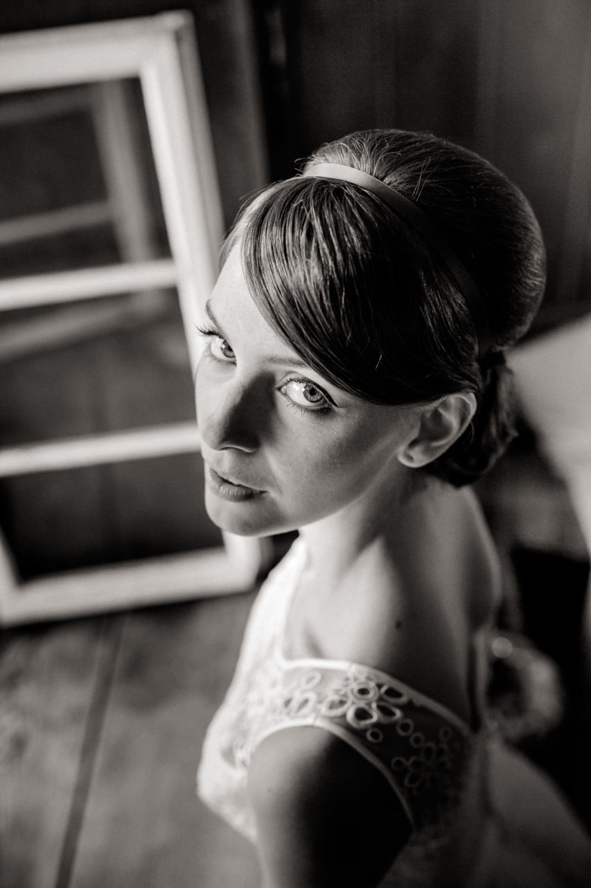 hochzeitsfotograf Steinbachhof Vaihingen Gündelbach-Scheunenhochzeit vintage detailreich-28 Hochzeitsfotografie Steinbachhof Vaihingen Stuttgart Deutschland Hochzeit Getting Ready