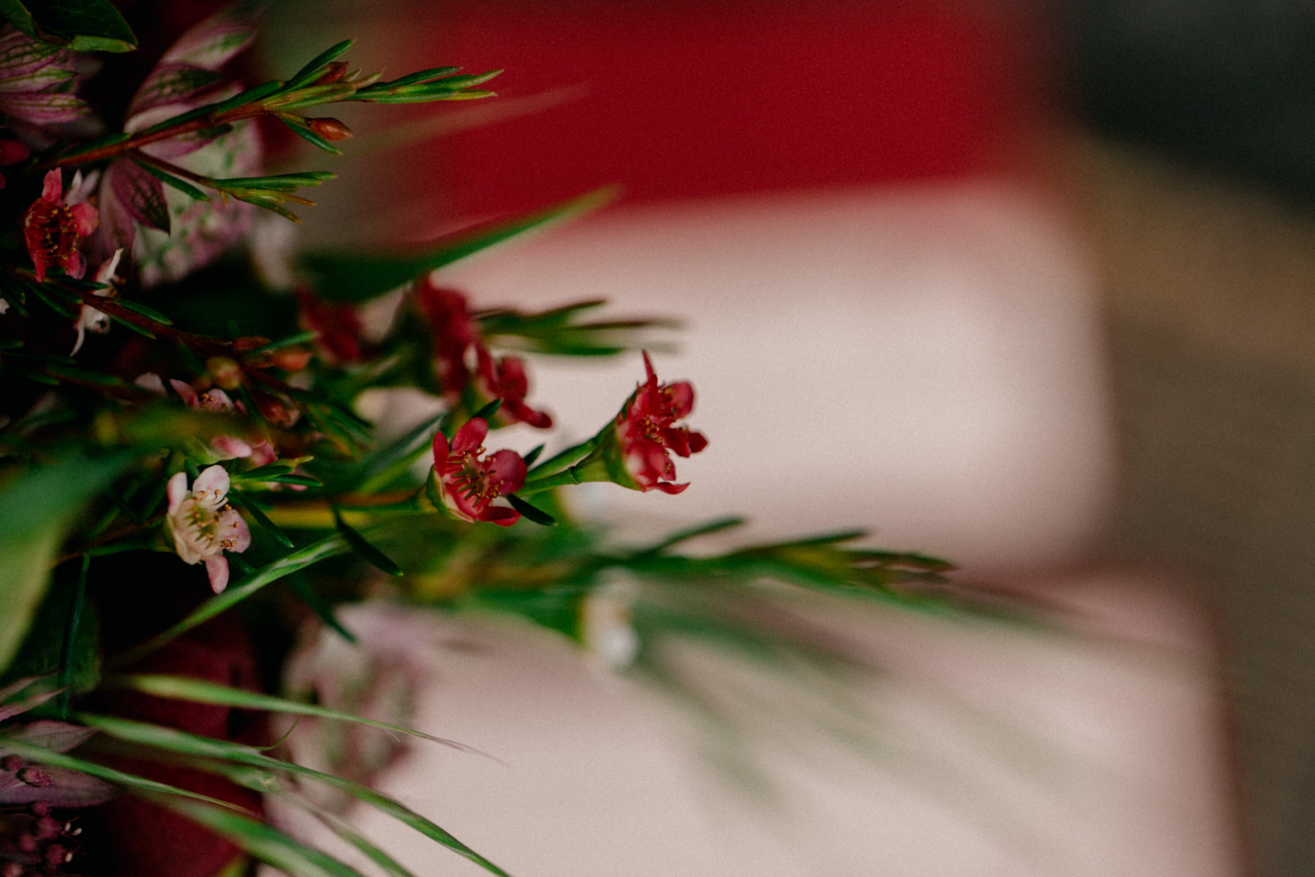 hochzeitsfotograf Steinbachhof Vaihingen Gündelbach-Scheunenhochzeit vintage detailreich-3 Hochzeitsfotografie Steinbachhof Vaihingen Stuttgart Deutschland Hochzeit Blumen Dekoration