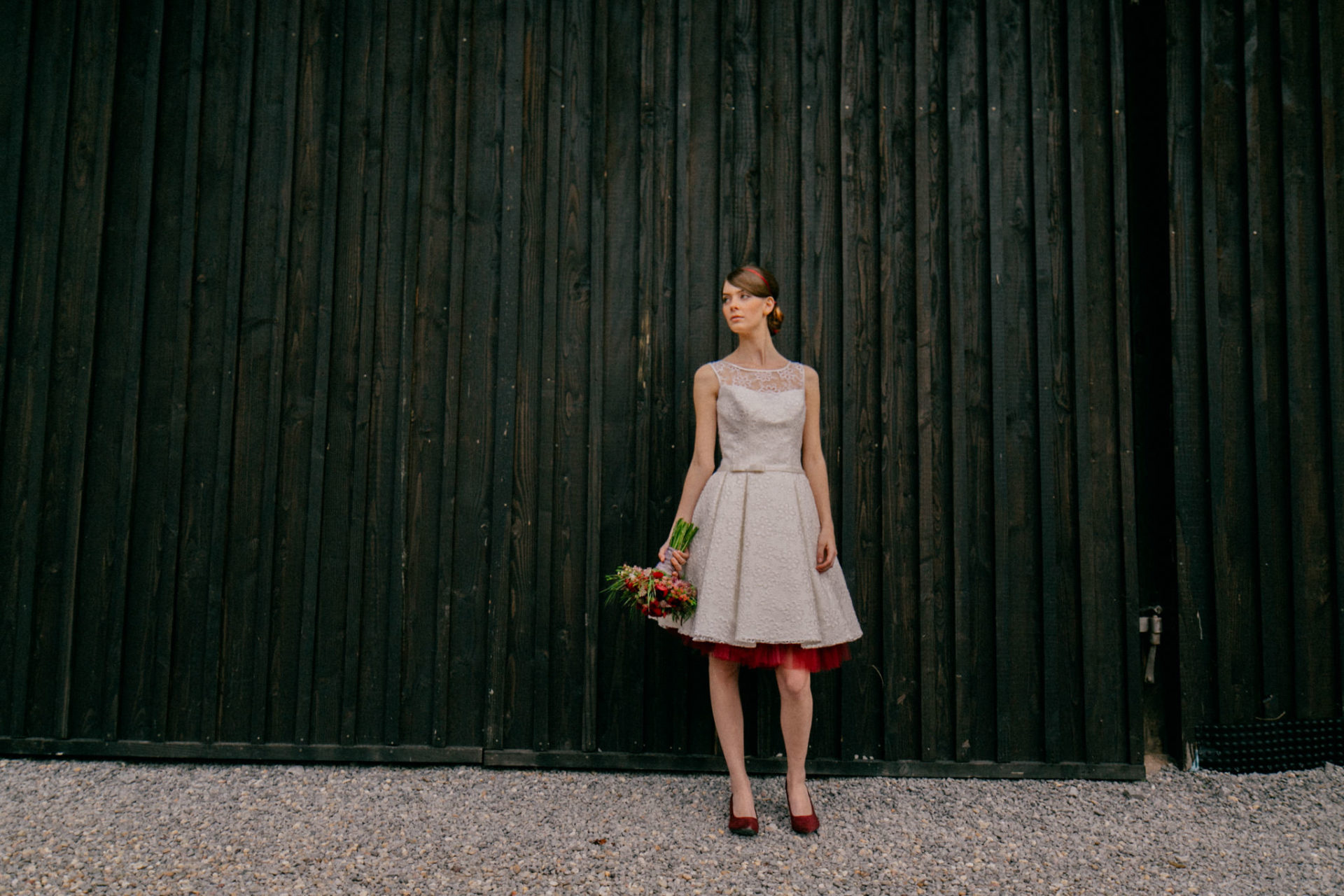 hochzeitsfotograf Steinbachhof Vaihingen Gündelbach-Scheunenhochzeit vintage detailreich-35 Hochzeitsfotografie Steinbachhof Vaihingen Stuttgart Braut Brautstrauss