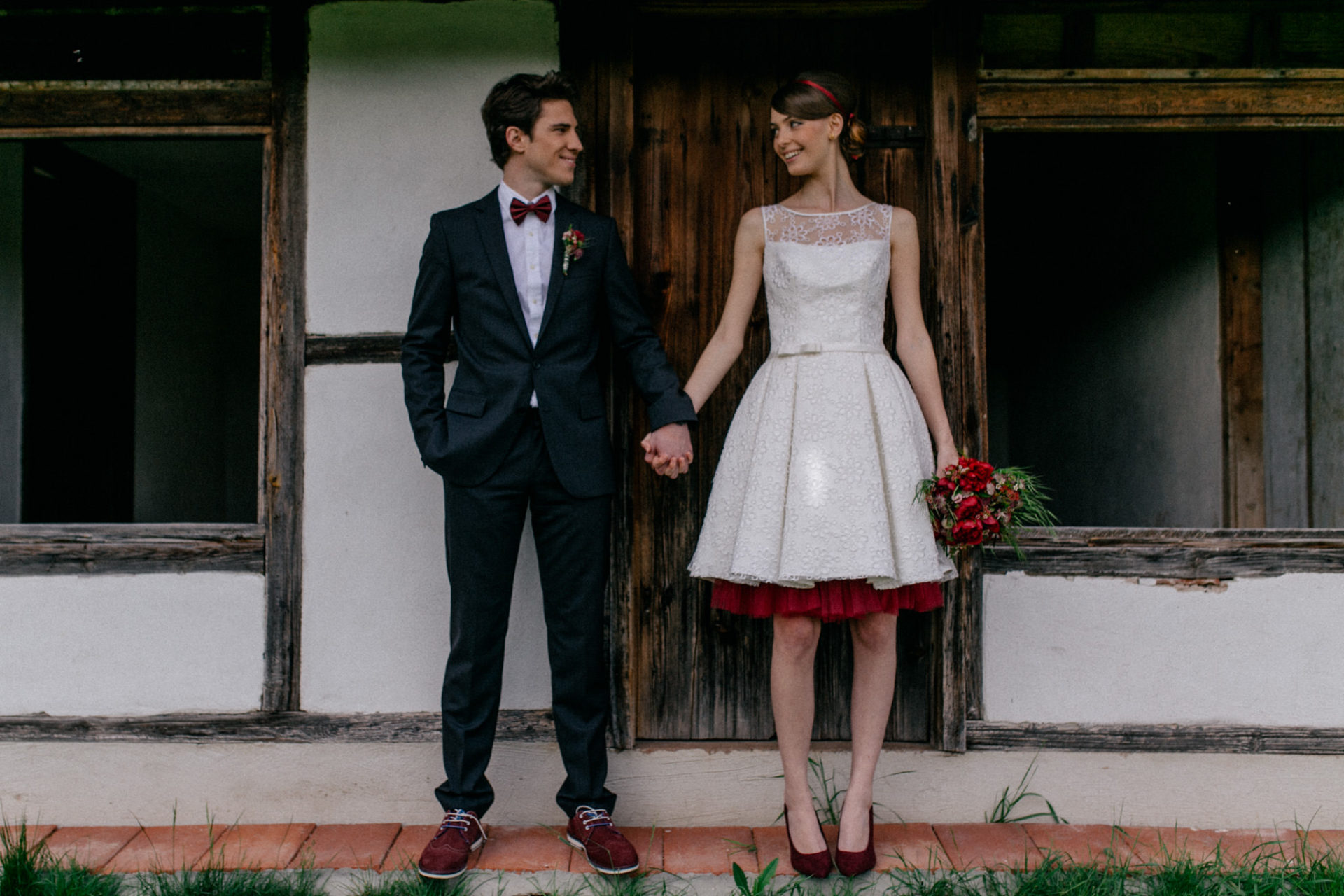 hochzeitsfotograf Steinbachhof Vaihingen Gündelbach-Scheunenhochzeit vintage detailreich-36 Hochzeitsfotografie Steinbachhof Vaihingen Stuttgart Braut Bräutigam Brautstrauss