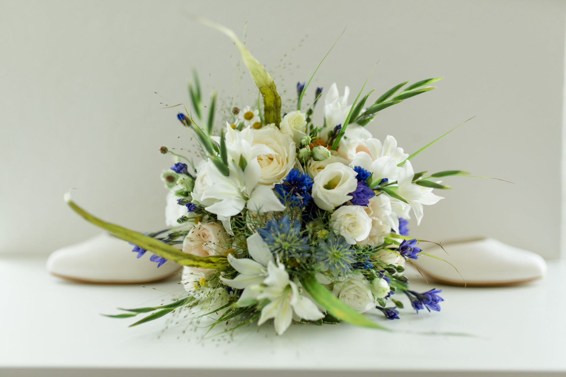 Hochzeitsfotograf Berlin-Haus am Bauernsee Dobbrikov heiraten am See Sommer-13 Hochzeitsfotografie Berlin Haus am Bauernsee Dobbrikov Brautstrauss