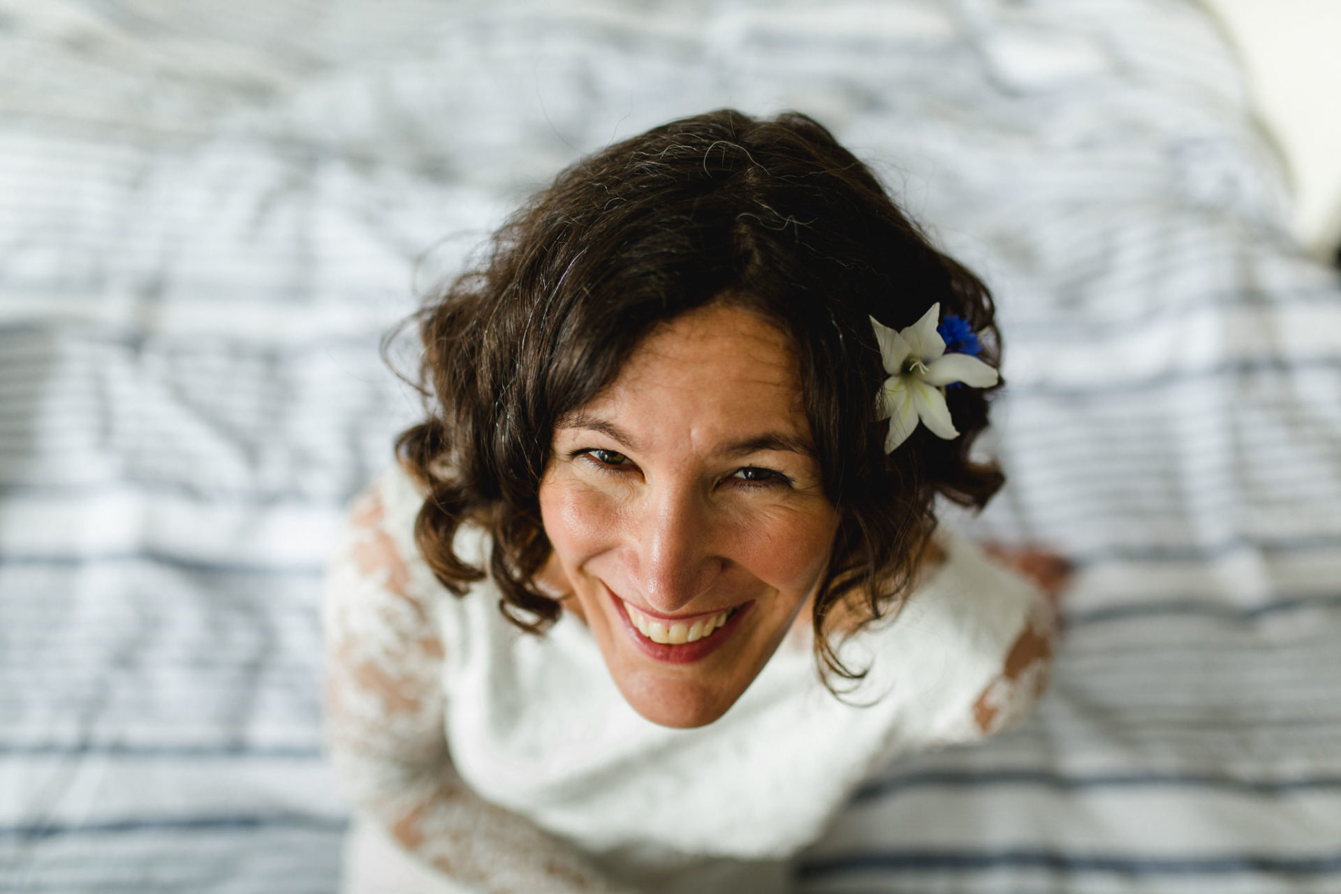 Hochzeitsfotograf Berlin-Haus am Bauernsee Dobbrikov heiraten am See Sommer-14 Hochzeitsfotografie Berlin Haus am Bauernsee Dobbrikov Portrait Getting ready