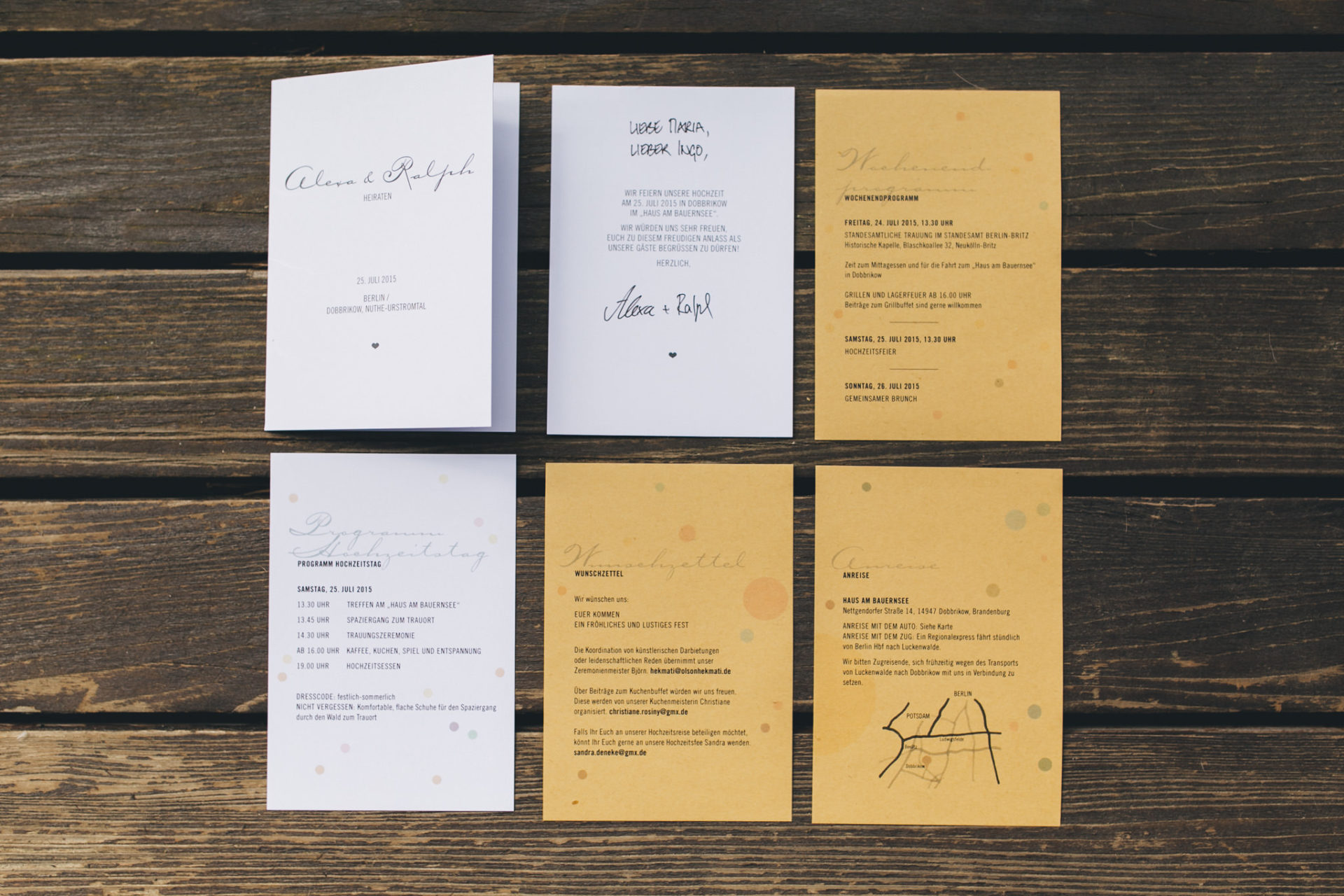 Hochzeitsfotograf Berlin-Haus am Bauernsee Dobbrikov heiraten am See Sommer-2 Freie Trauung Hochzeit Hochzeitsfotografie See Berlin Einladungskarten Papeterie