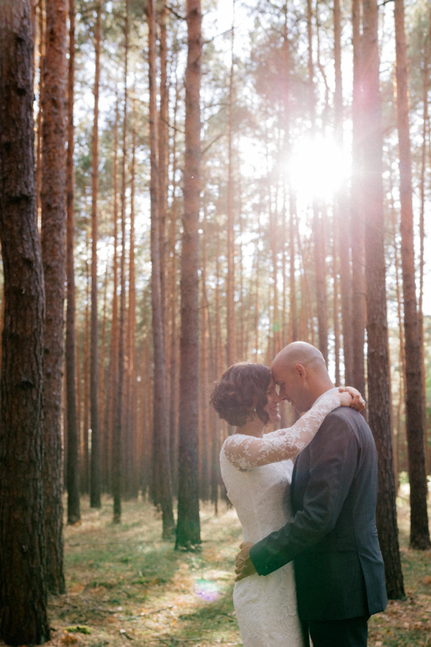 Hochzeitsfotograf Berlin-Haus am Bauernsee Dobbrikov heiraten am See Sommer-43 Freie Trauung Hochzeit Hochzeitsfotografie See Wald Romantisch Fotoshooting