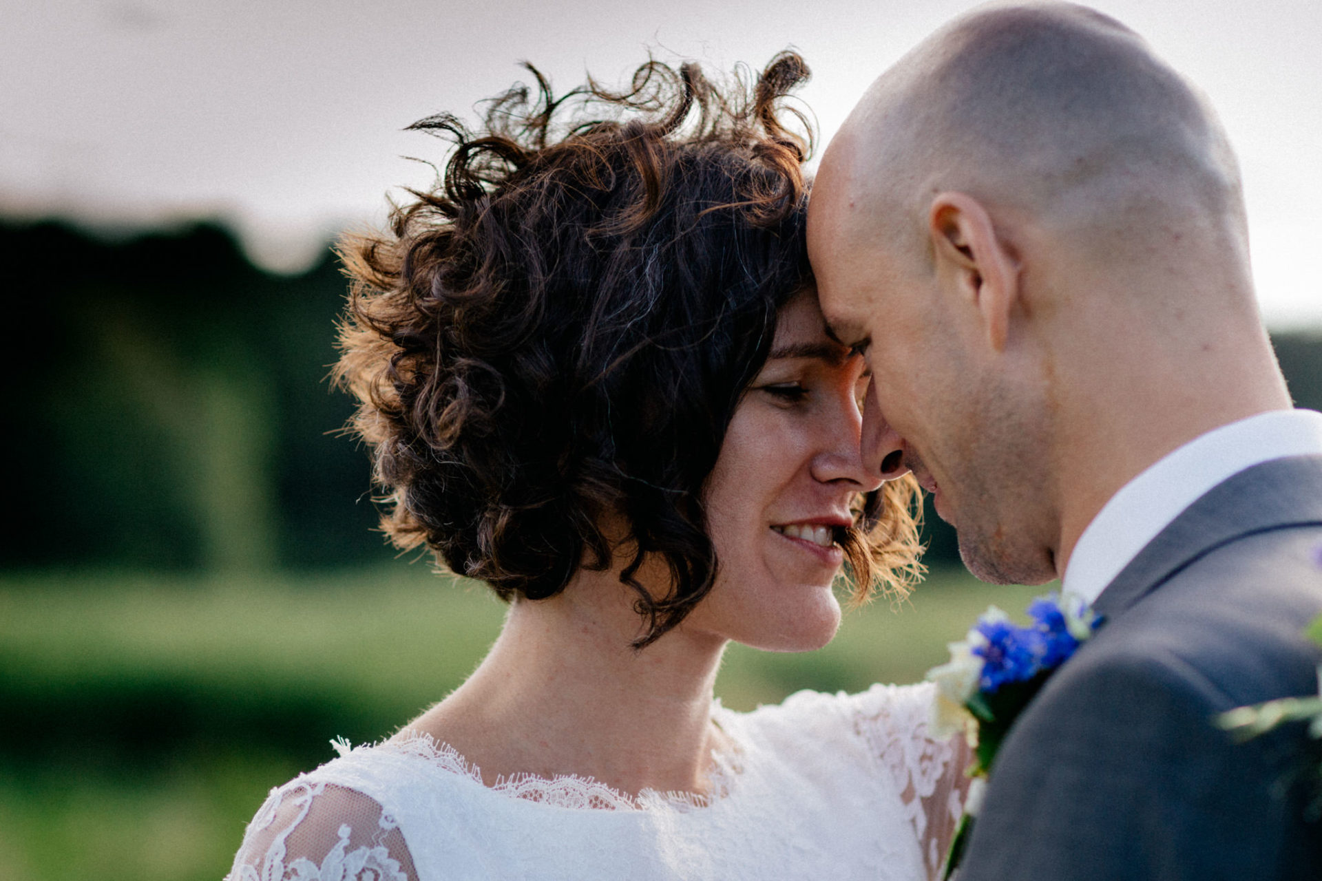 Hochzeitsfotograf Berlin-Haus am Bauernsee Dobbrikov heiraten am See Sommer-46 Sommerhochzeit Fotografie Berlin Haus am Bauernsee emotionale Paarfotos Shooting