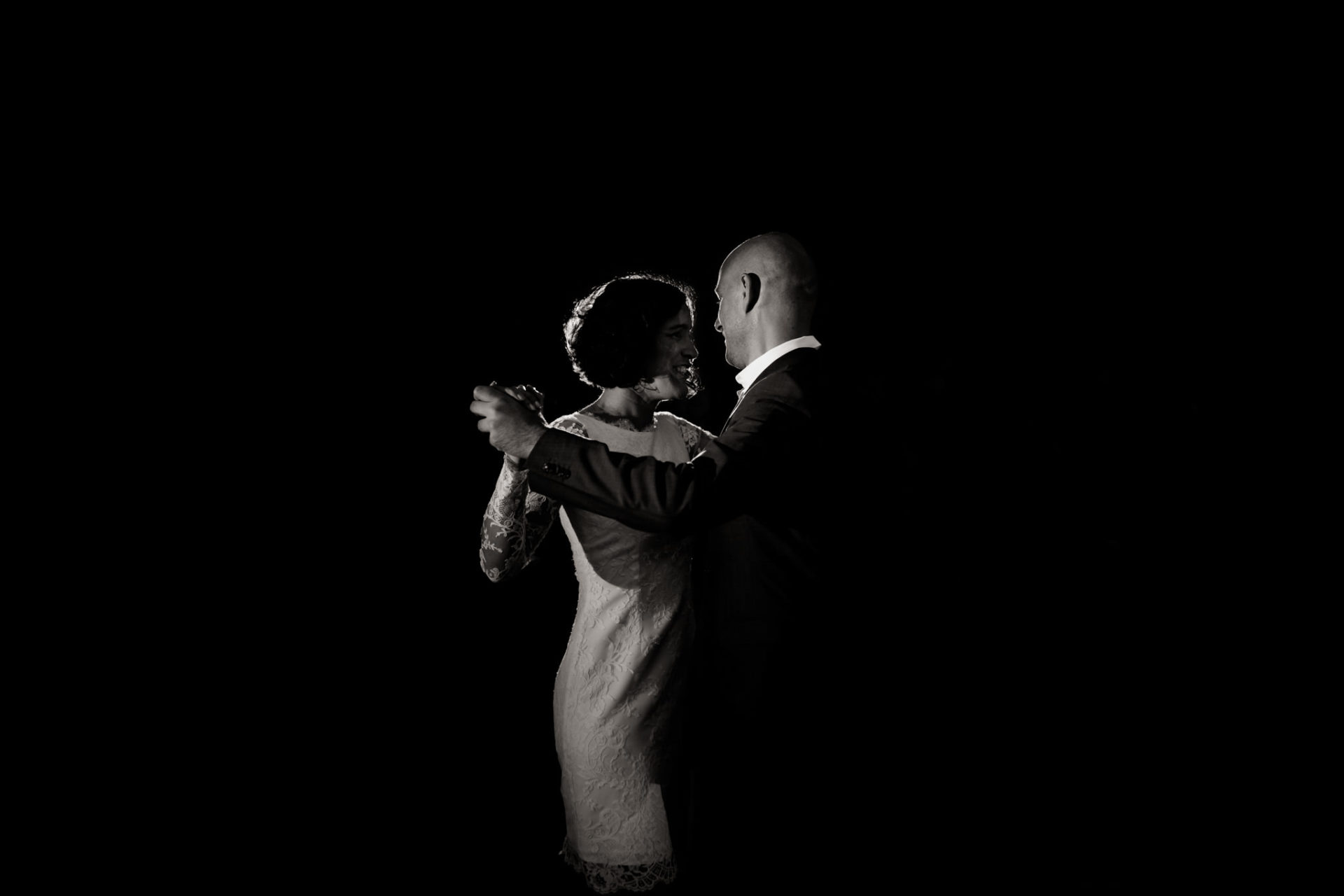 Hochzeitsfotograf Berlin-Haus am Bauernsee Dobbrikov heiraten am See Sommer-52 Hochzeitsfotografie Berlin Haus am See Dobbrikov Hochzeitswalzer