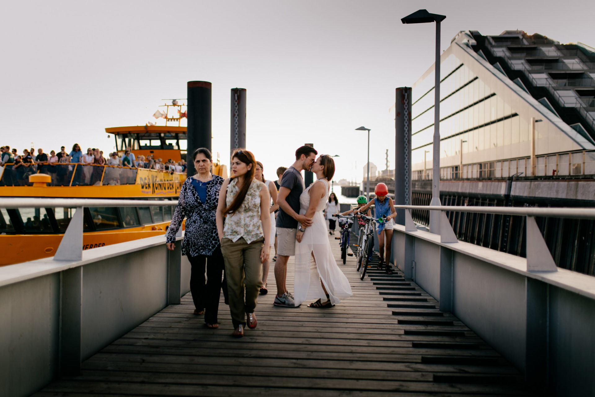 Verlobungsfotos Hamburg Küste Paarfotografie Boot