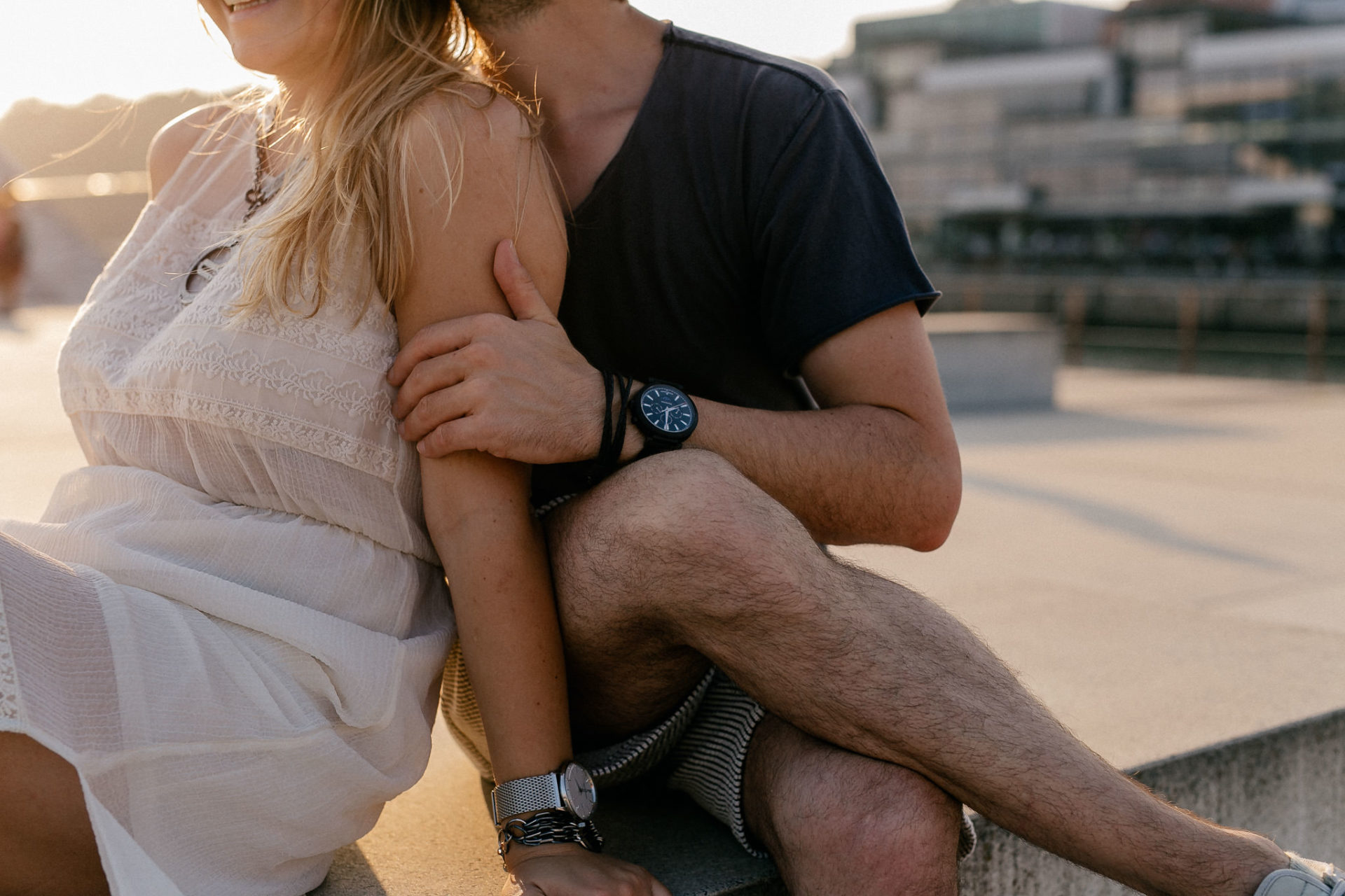 Hamburg Fischmarkt verliebtes Paarshoot Fotografie in HH Sonnenuntergang in Hamburg