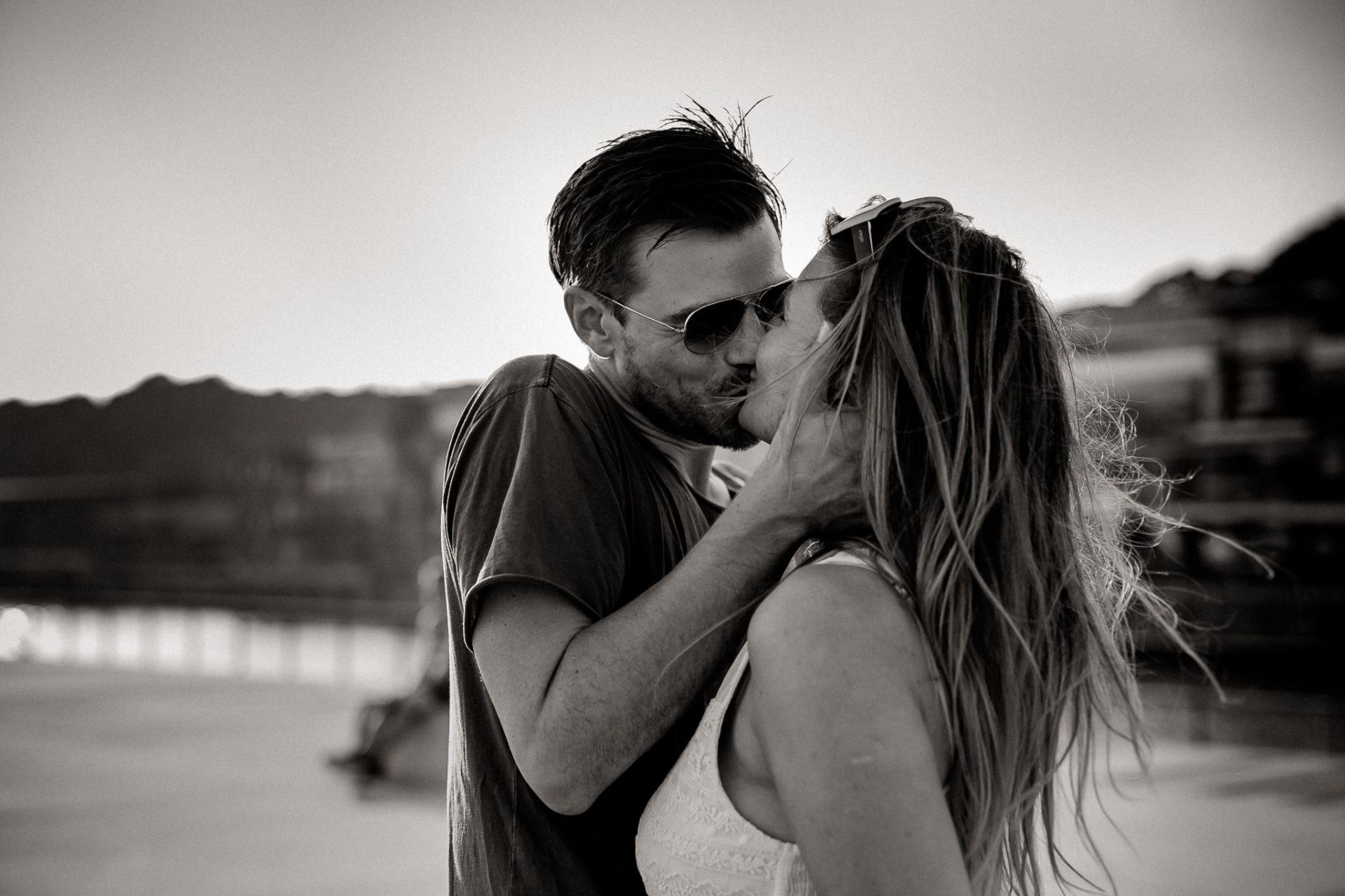 Hamburg Fischmarkt verliebtes Paarshoot Fotografie in HH Emotional