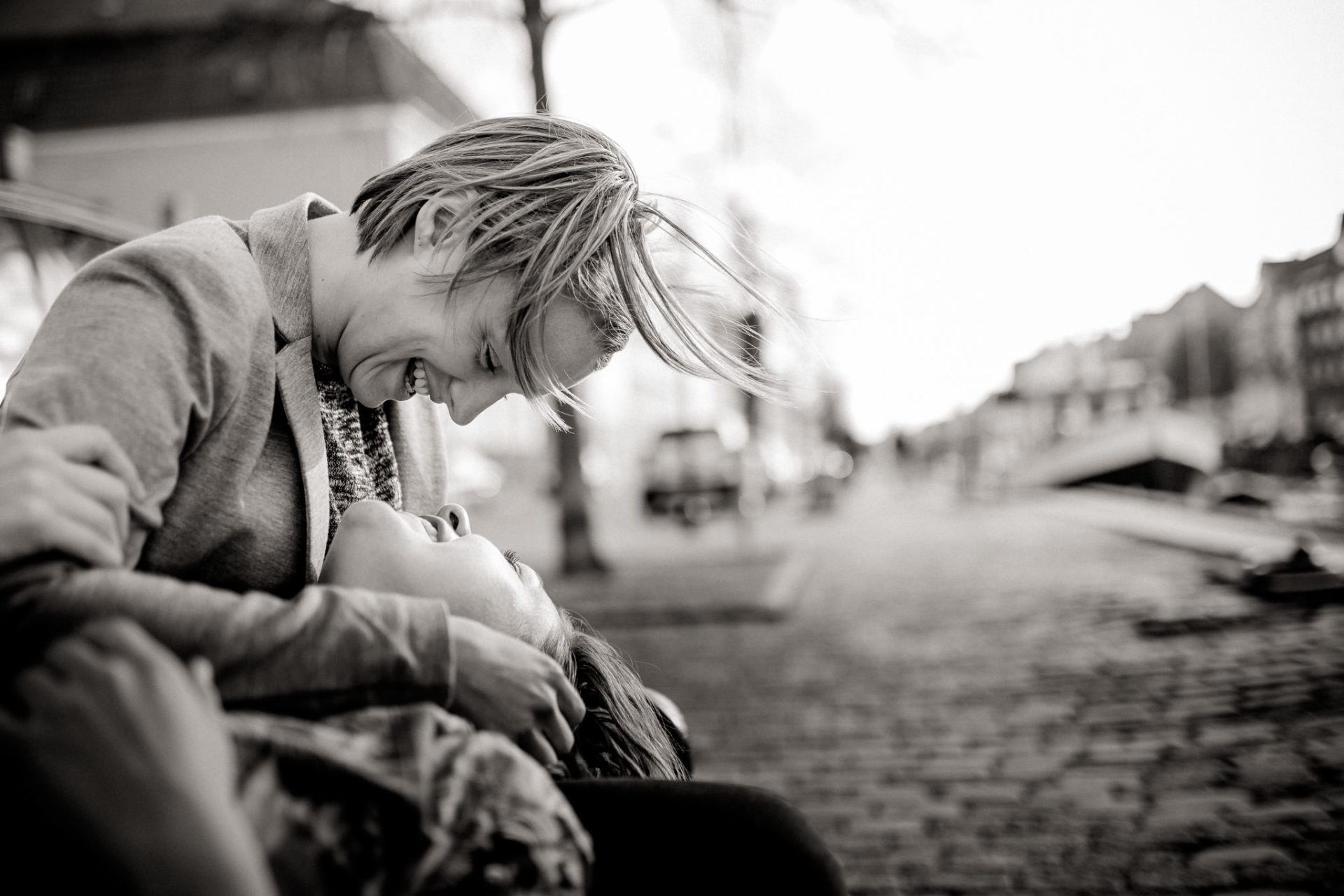 Verlobungsbilder Stuttgart lesbisches Paar-8 LGBT Paar Dänemark Fotoshoot Hafen Fotografie
