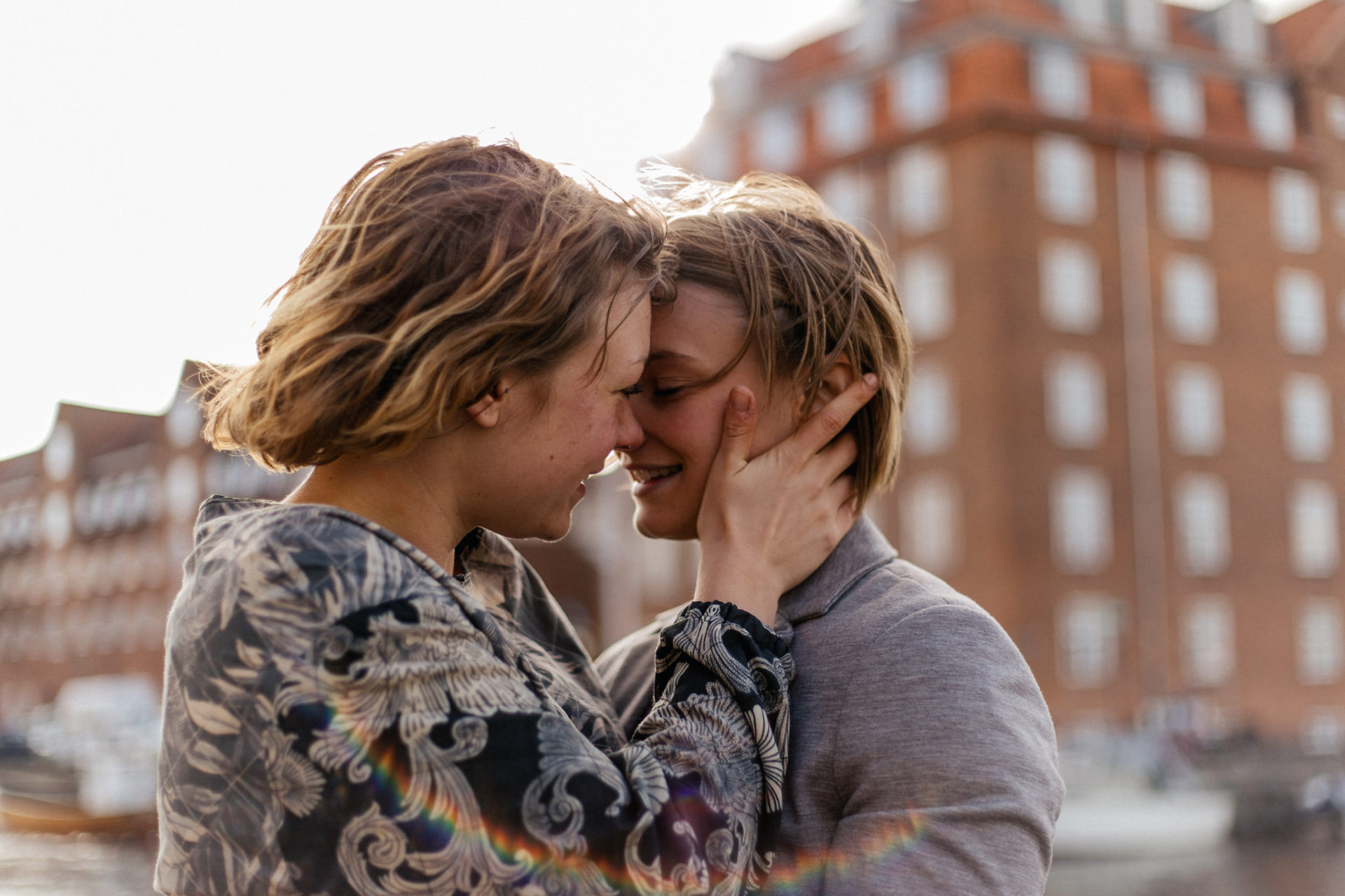 Verlobungsbilder Stuttgart lesbisches Paar-9 LGBT Paar Dänemark Fotoshoot Hafen Fotografie