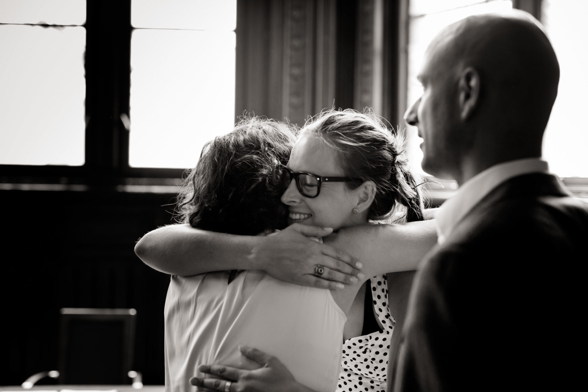 standesamt hochzeit berlin britz-10 Emotionale Hochzeitsbilder Hochzeitsfotografie Berlin Standesamt Gratulation