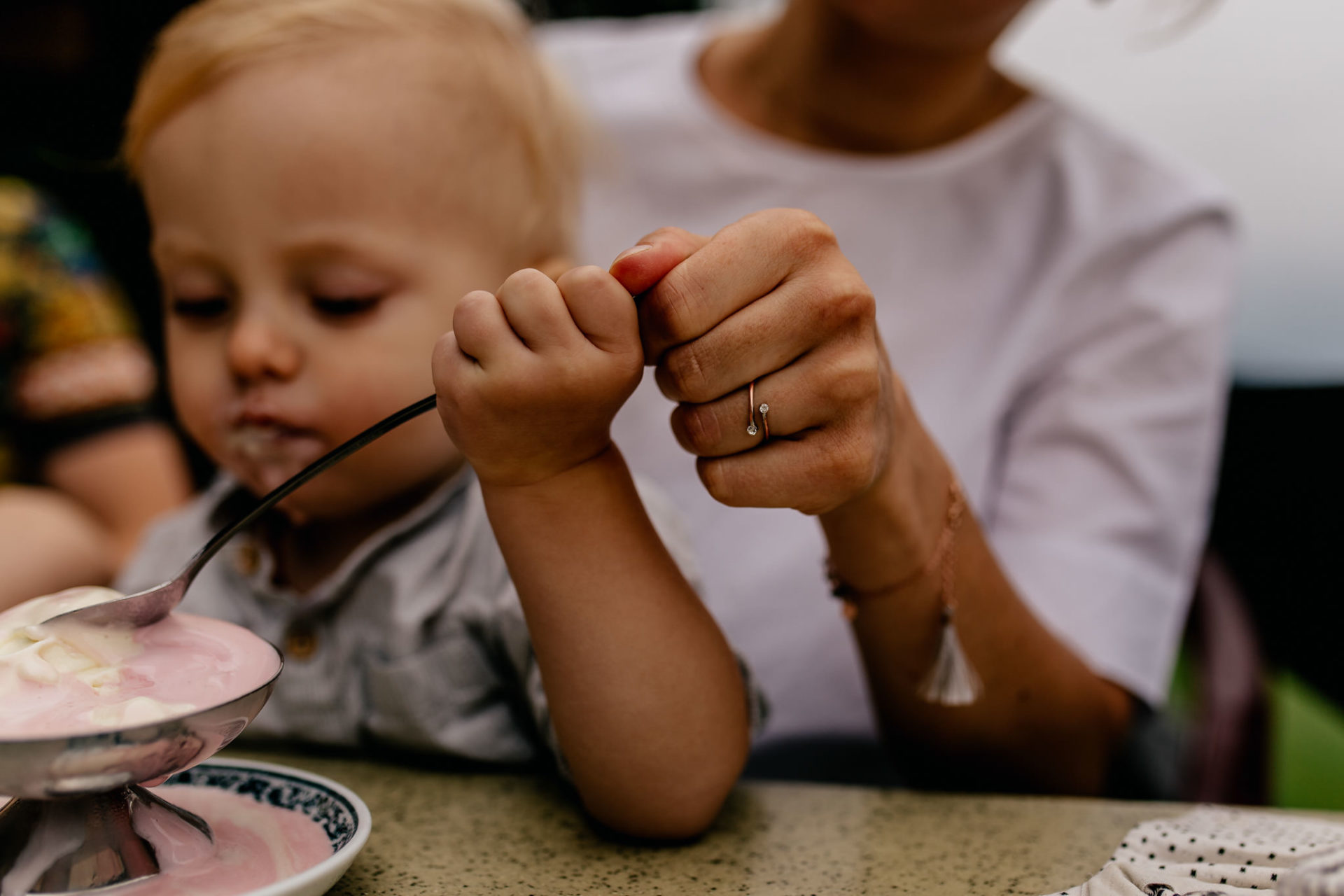 Familienfotografie Baden Württemberg Familienbilder natürlich ungestellt Eis