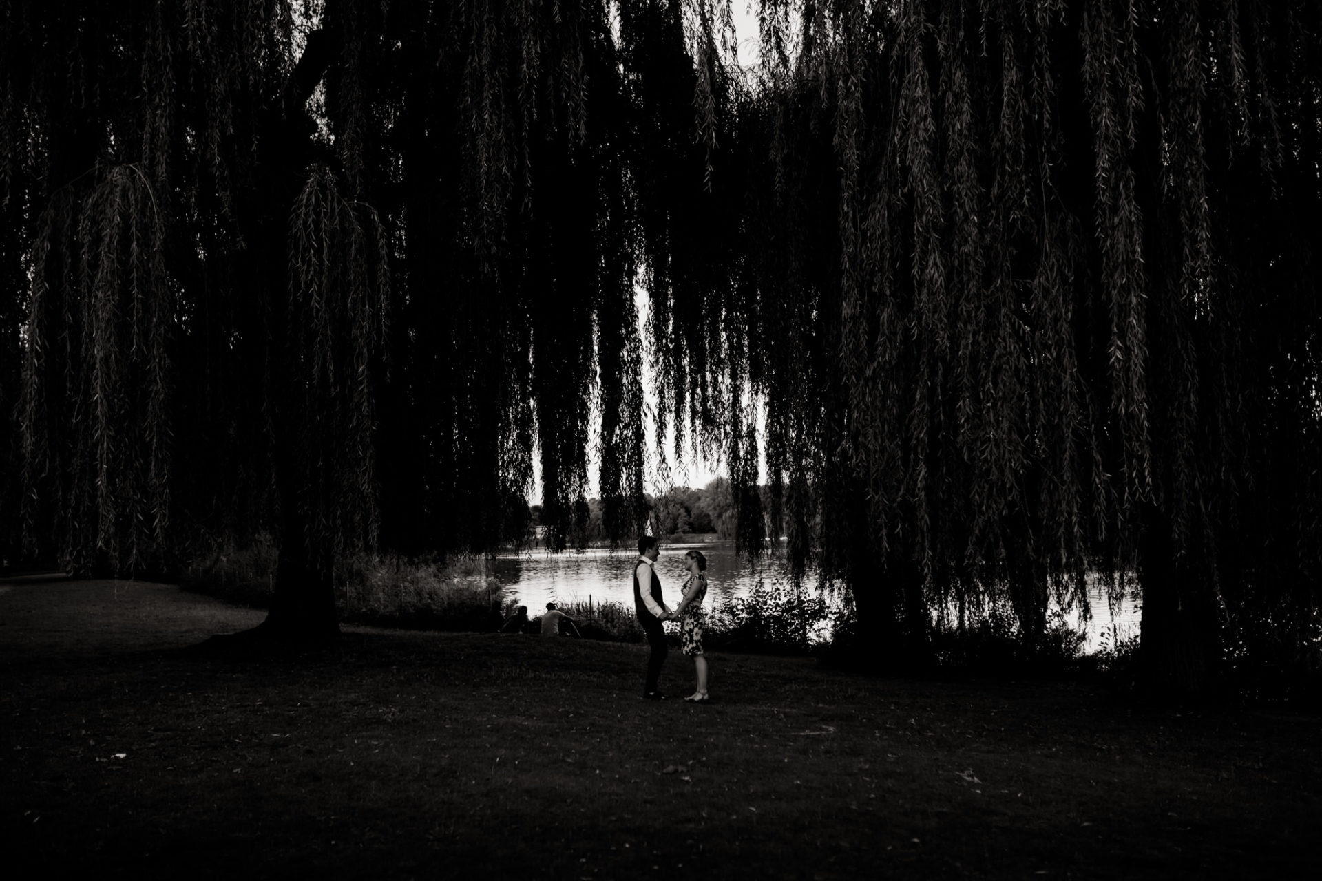 Hochzeitsfotograf Stuttgart Verlobungs shoot Max Eyth see paarfotografie romantisch Portrait