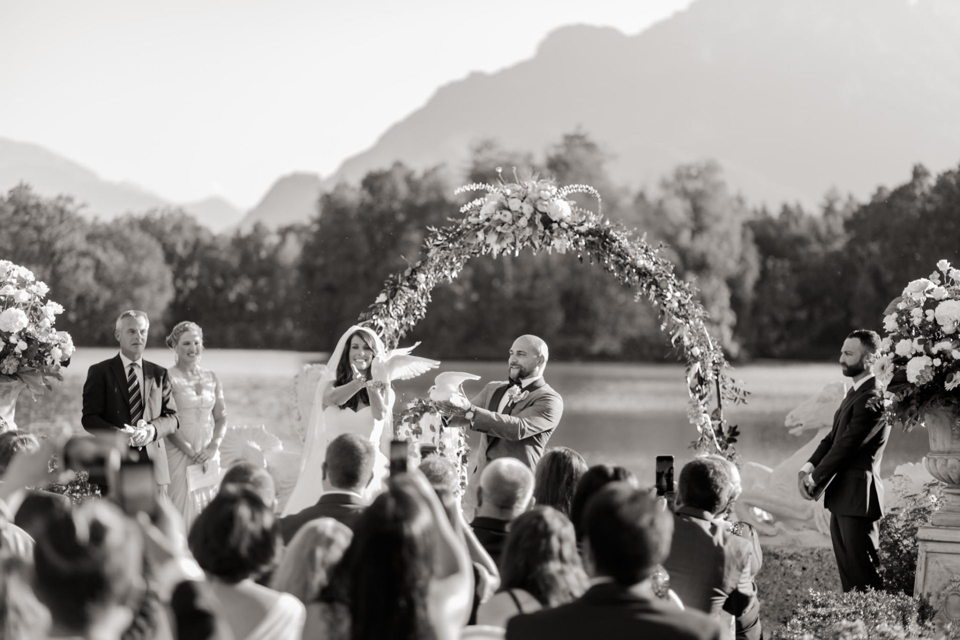 Hochzeit schloss leopoldskron-berghochzeit Salzburger land-Hochzeitstauben tradition heiraten