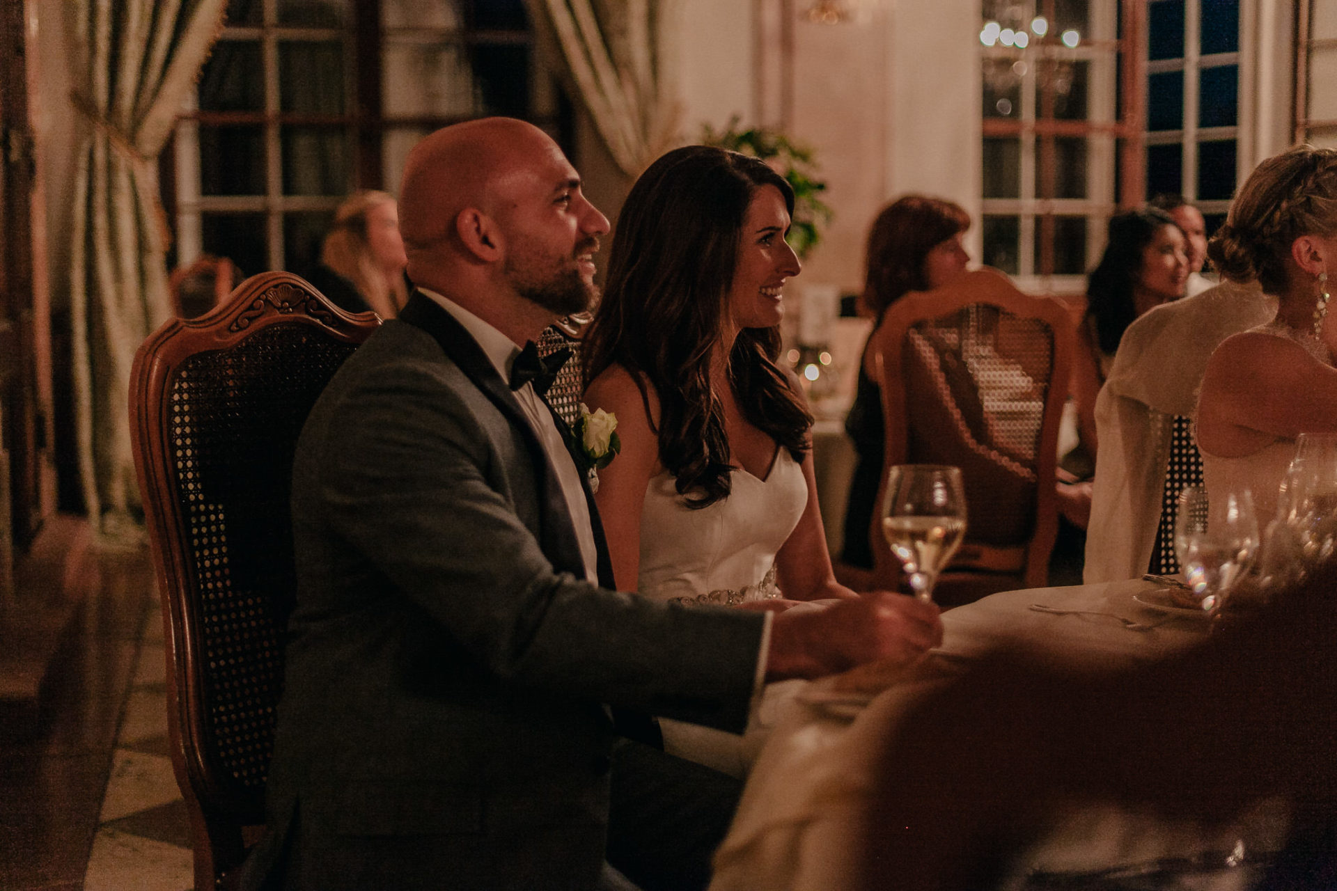 internationale Hochzeit in Österreich-Hochzeitsfotograf Salzburg schloss leopoldskron-anstoßen nach hochzeitsrede