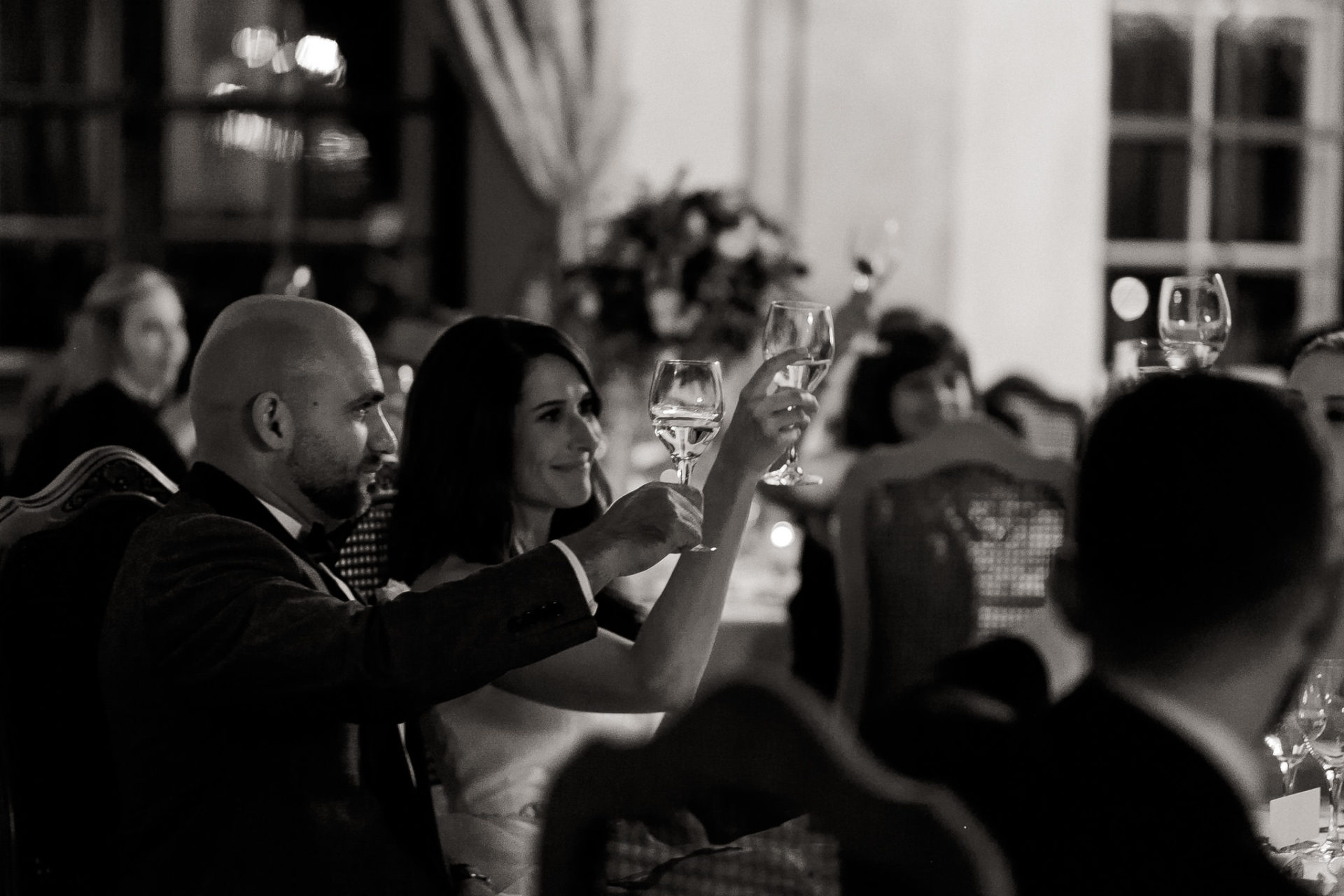 internationale Hochzeit in Österreich-Hochzeitsfotograf Salzburg schloss leopoldskron-anstoßen nach hochzeitsrede