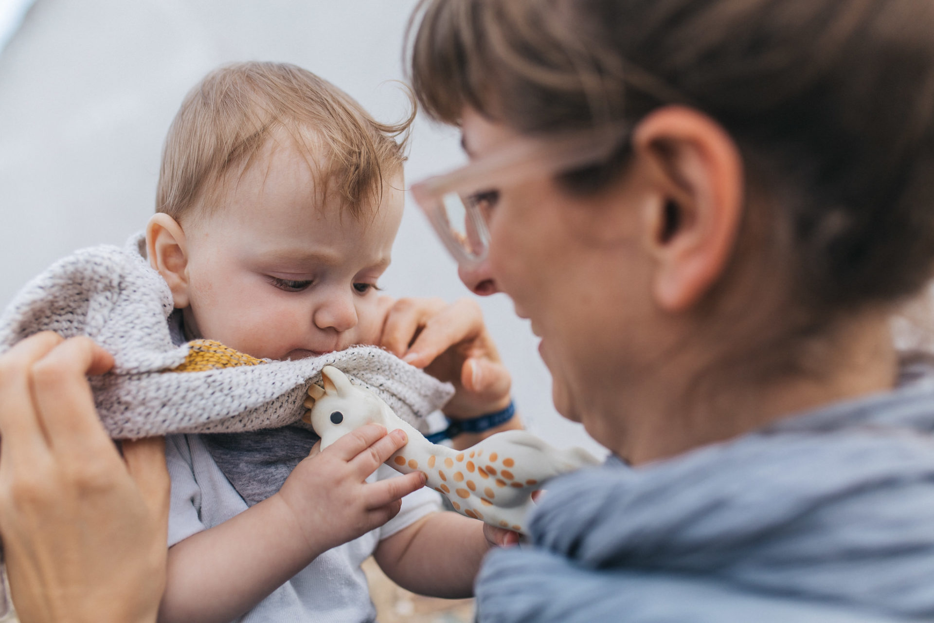 familienfotograf stuttgart-babyfotos Baden-Württemberg- sw kinderfotos-familien fotoreportage modern