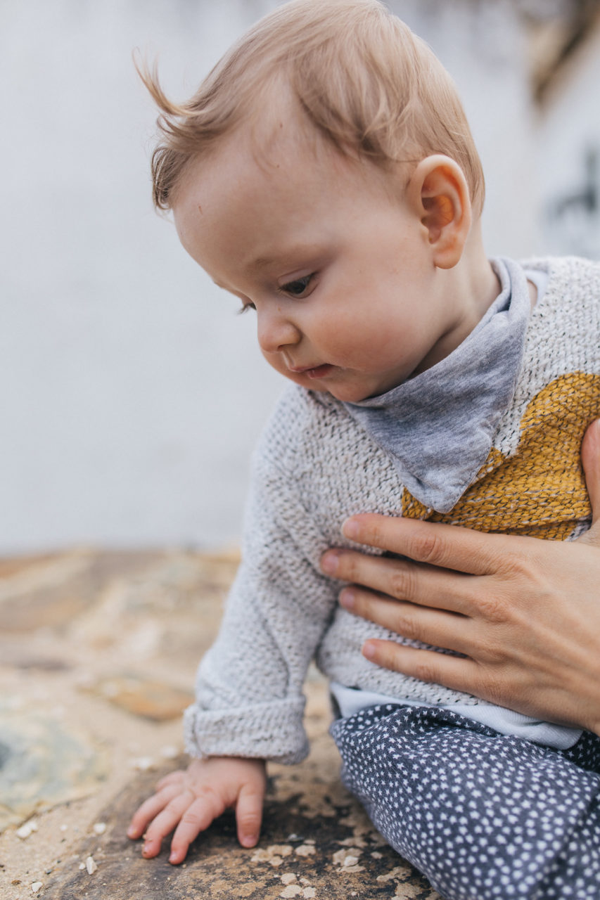 familienfotograf stuttgart-babyfotos Baden-Württemberg- sw kinderfotos-familien fotoreportage modern