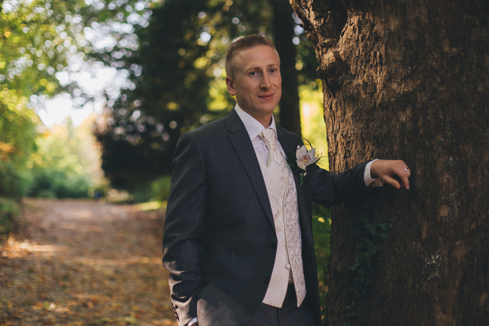Hochzeitsfotograf Stuttgart Ludwigsburg Weingut Adelmann Rosengarten Hochzeit im Herbst Portrait