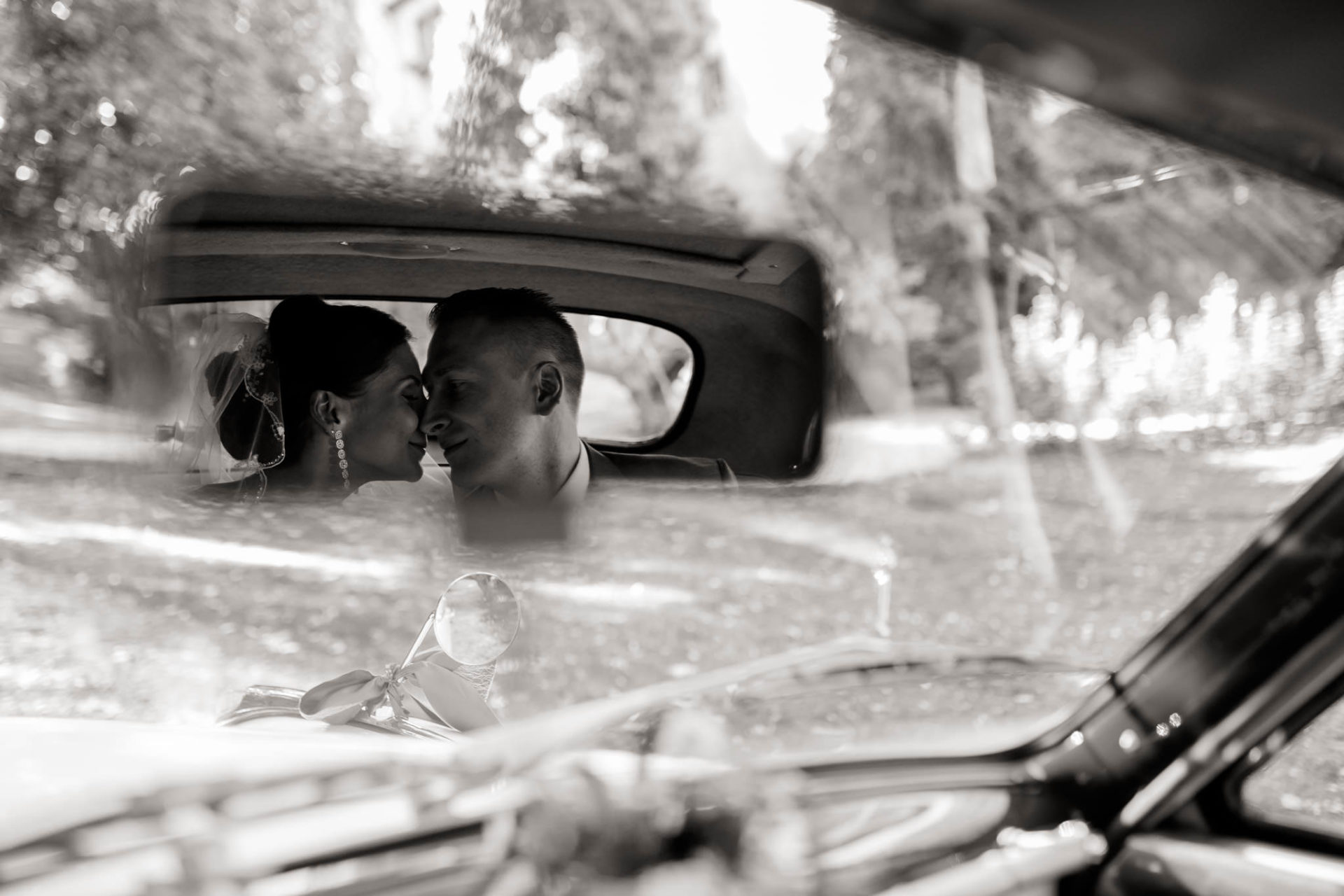 Hochzeitsfotografie Stuttgart Ludwigsburg Weingut Adelmann Hochzeitswagen Auto