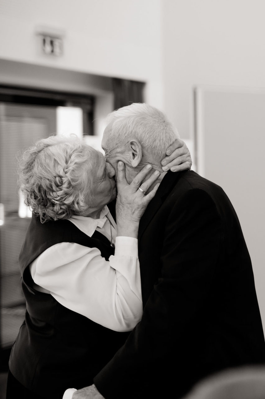 Hochzeitsfotografie Stuttgart Ludwigsburg Russenhochzeit Feier Tanz Hochzeitswalzer