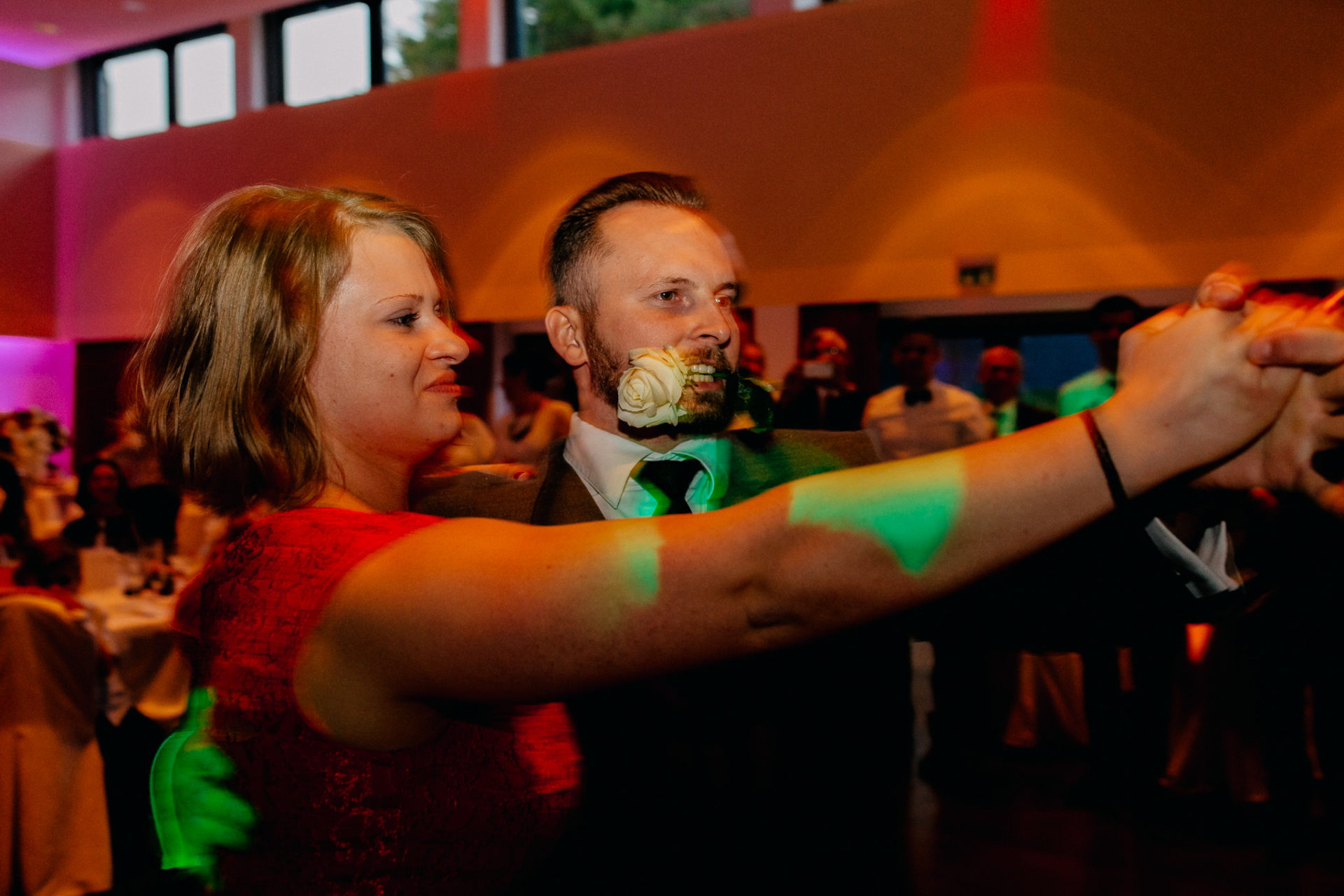 Hochzeitsfotografie Stuttgart Ludwigsburg Russenhochzeit Feier Tanz Hochzeitswalzer