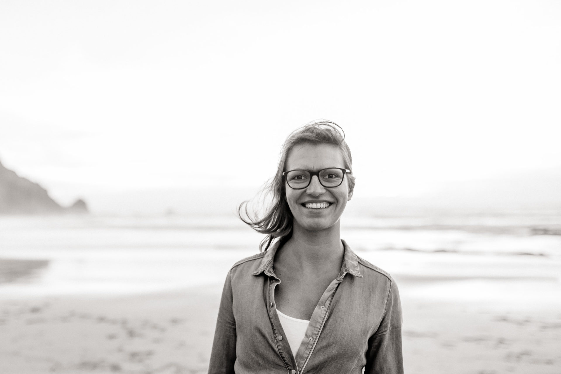 Verlobungsshoot Strand Meer Portraitfotografie Deutschland Baden Württemberg