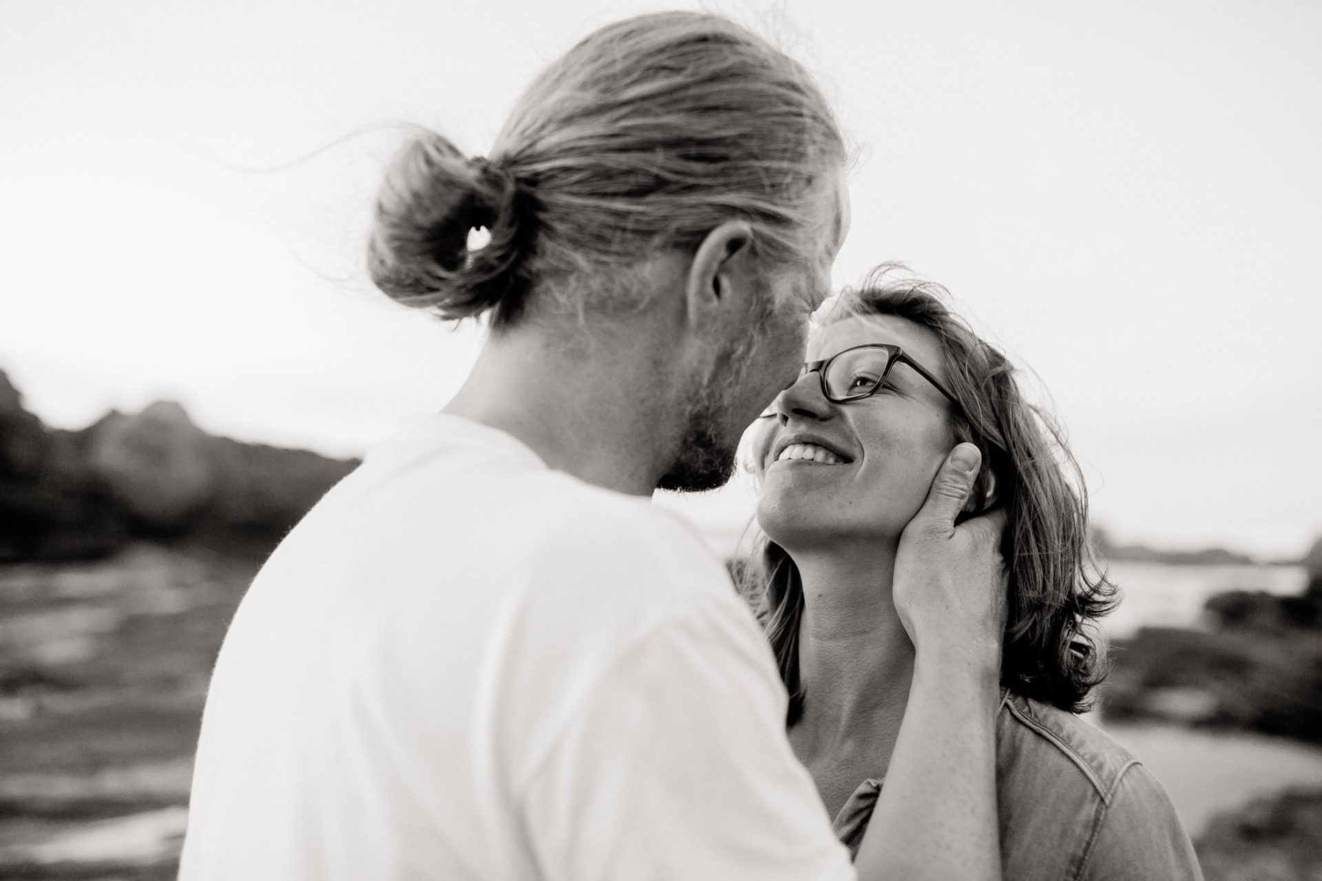 Paarshoot Portugal Algarve Strand authentische Hochzeitsfotografie