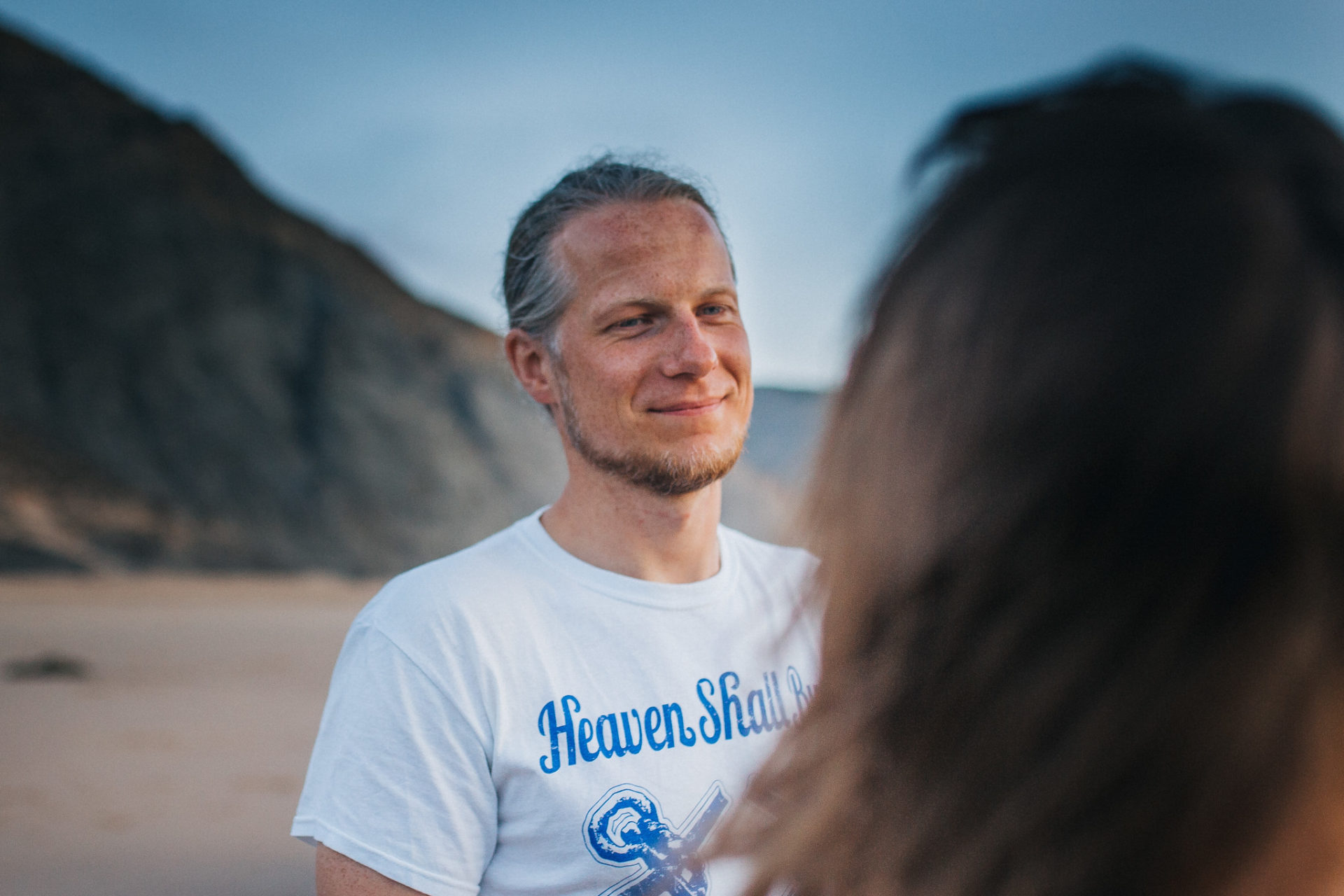 Paarshoot Portugal Algarve Strand authentische Hochzeitsfotografie