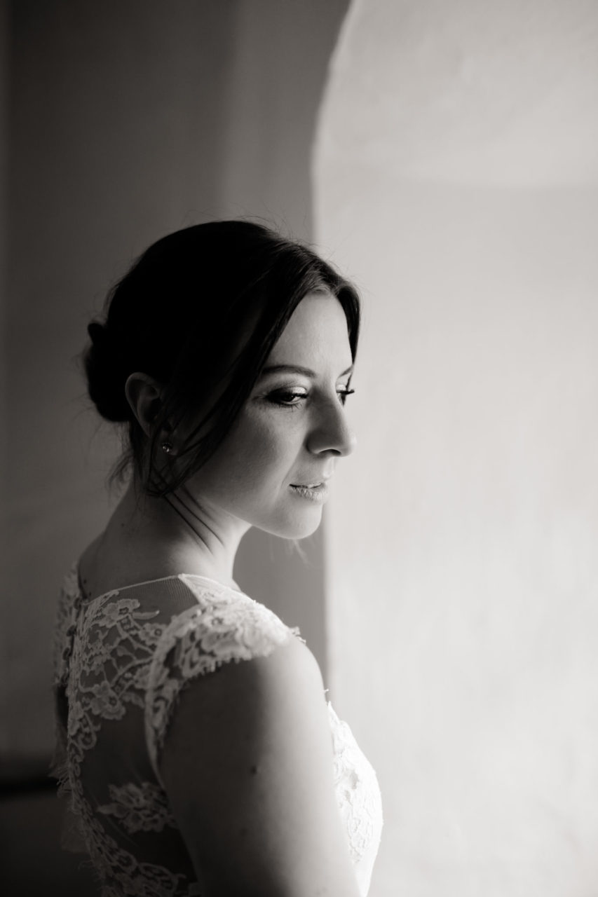 braut portrait romantisch-burgenhochzeit Österreich-innsbruck schloss Friedberg heiraten-boho brautkleid