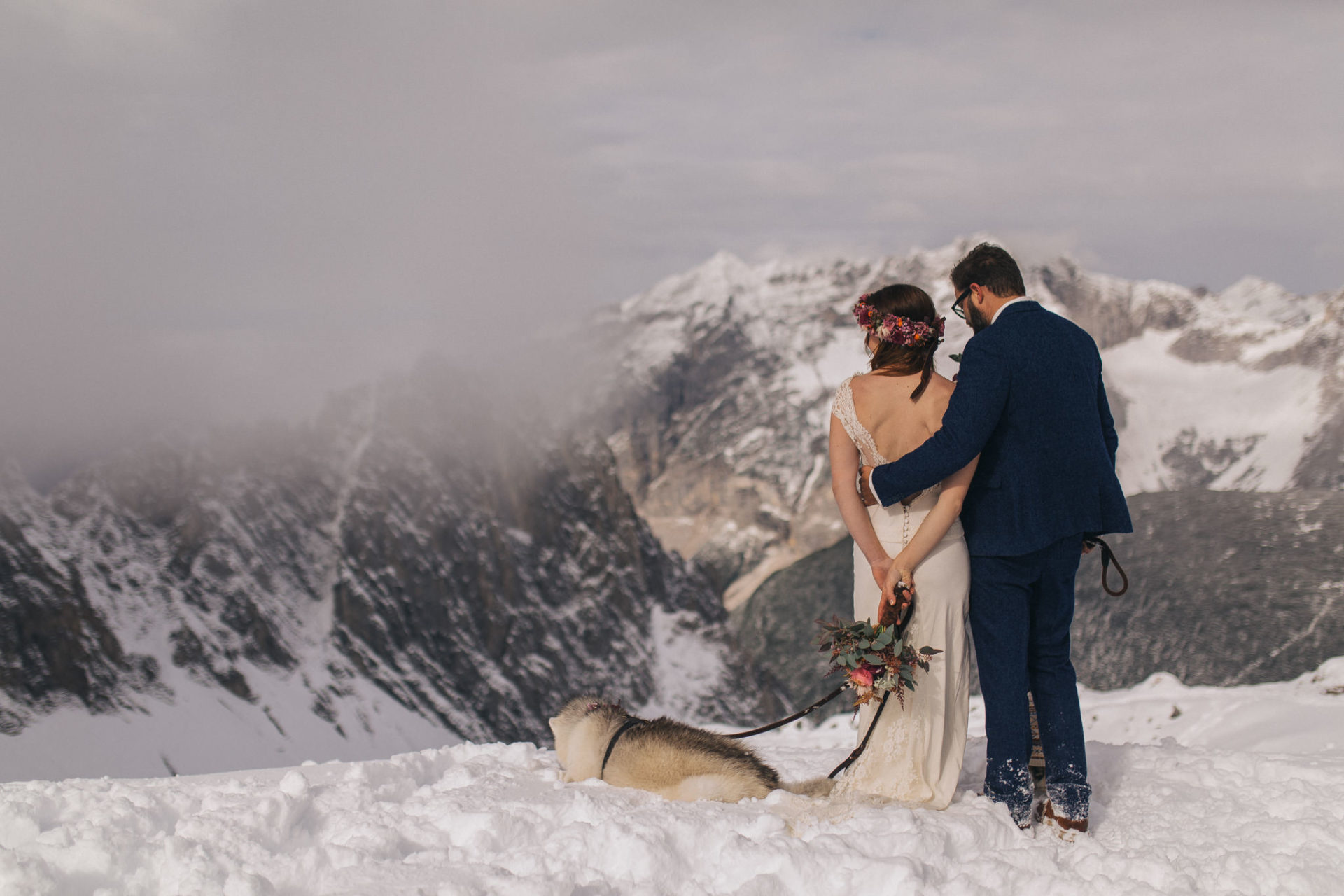 Hochzeitsfotograf Innsbruck Österreich Hochzeit Berge Hunde Husky Frenchie Winterhochzeit Nordkette