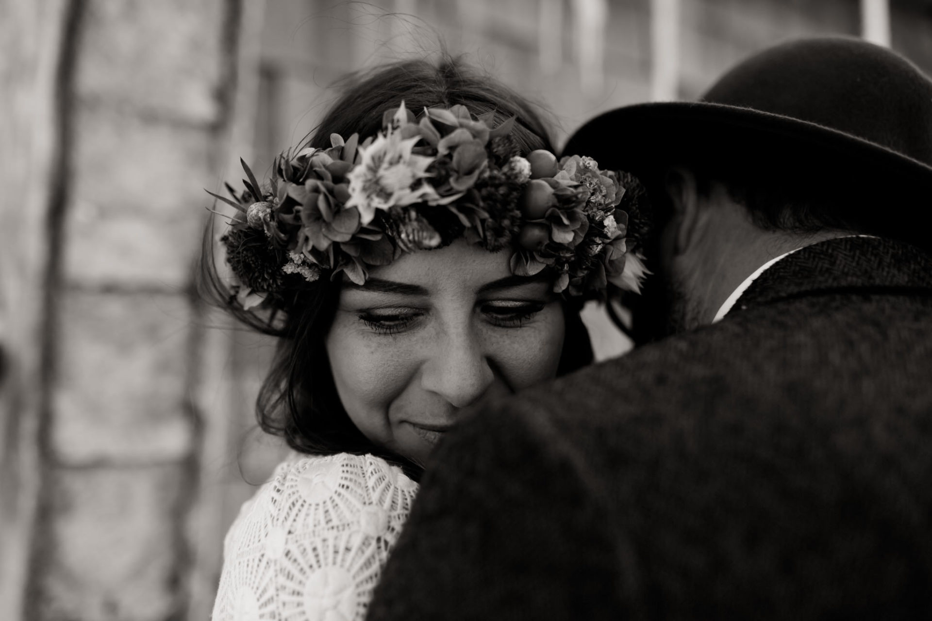 Hochzeitsfotograf Innsbruck Österreich Hochzeit Berge Inspiration Blumenkranz Hochzeitsflorist