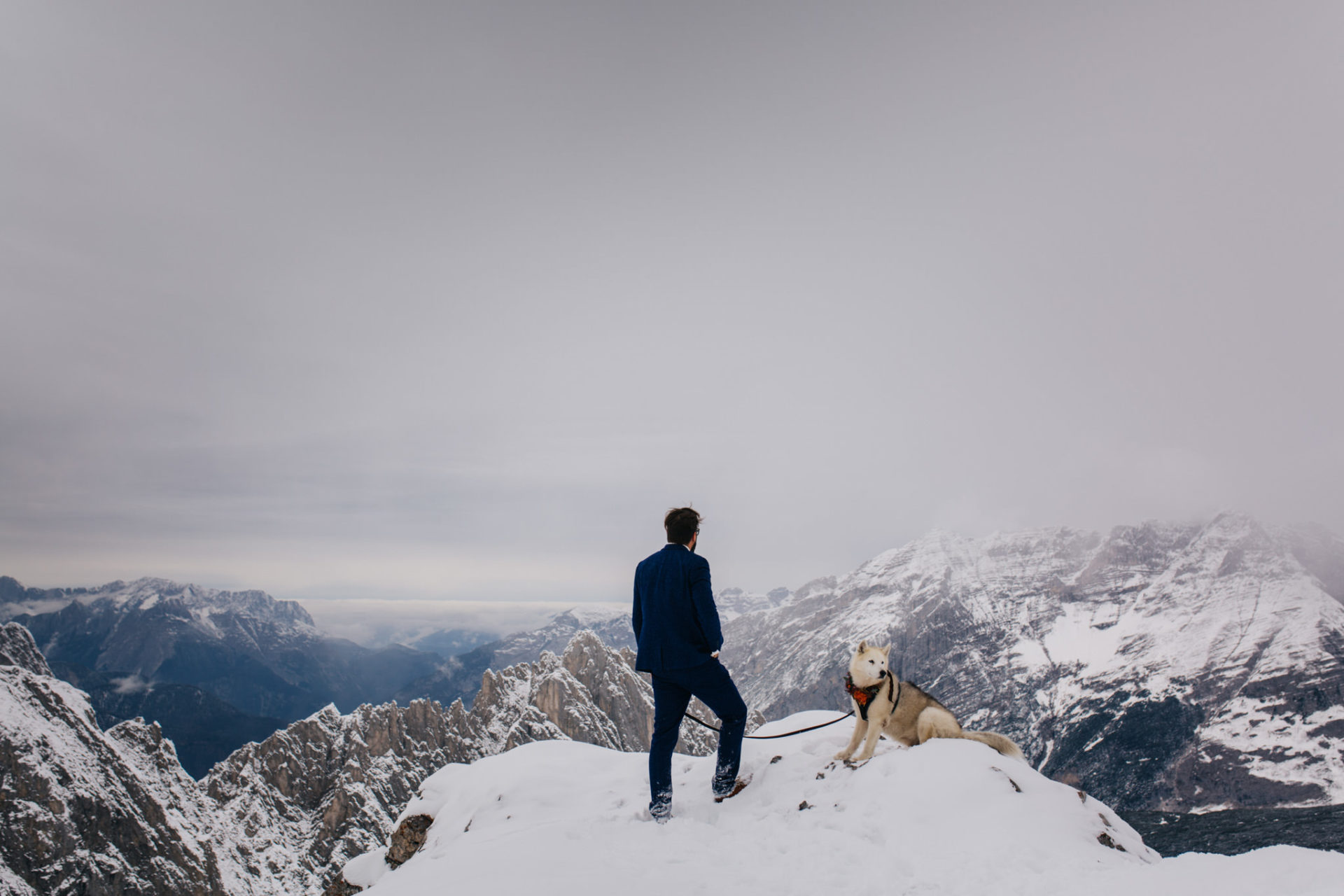 Hochzeitsfotografie Hafelekar Innsbruck Österreich Hochzeit Berge Inspiration Hund Winterhochzeit