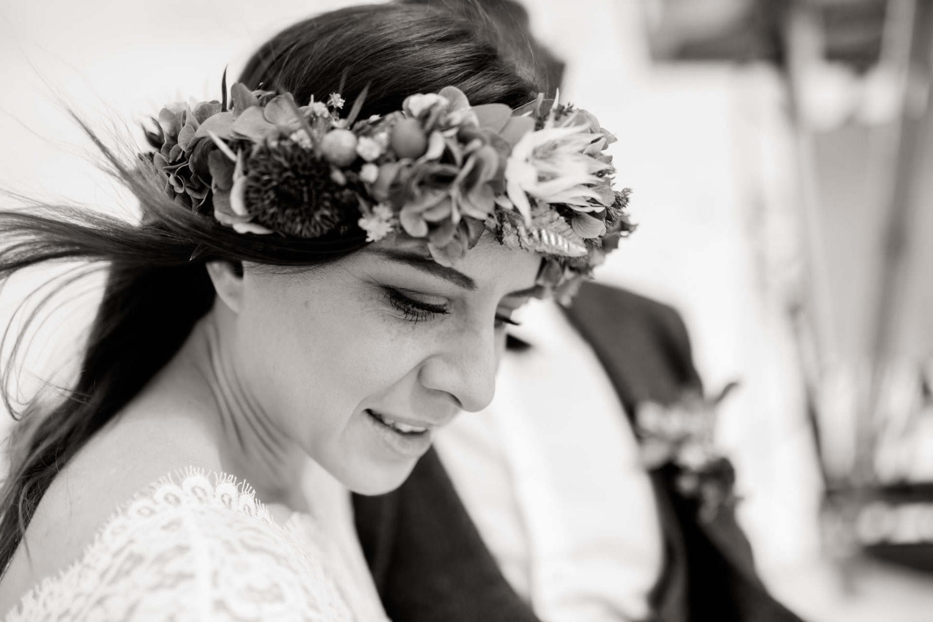 Hochzeitsfotograf Innsbruck Österreich Hochzeit Berge Inspiration Blumenkranz Hochzeitsflorist