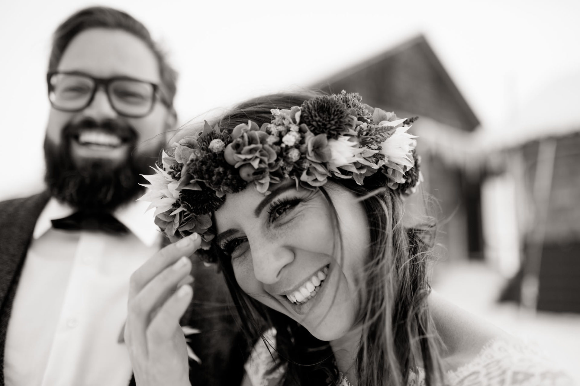 Hochzeitsfotograf Innsbruck Österreich Hochzeit Berge Inspiration Blumenkranz Hochzeitsflorist