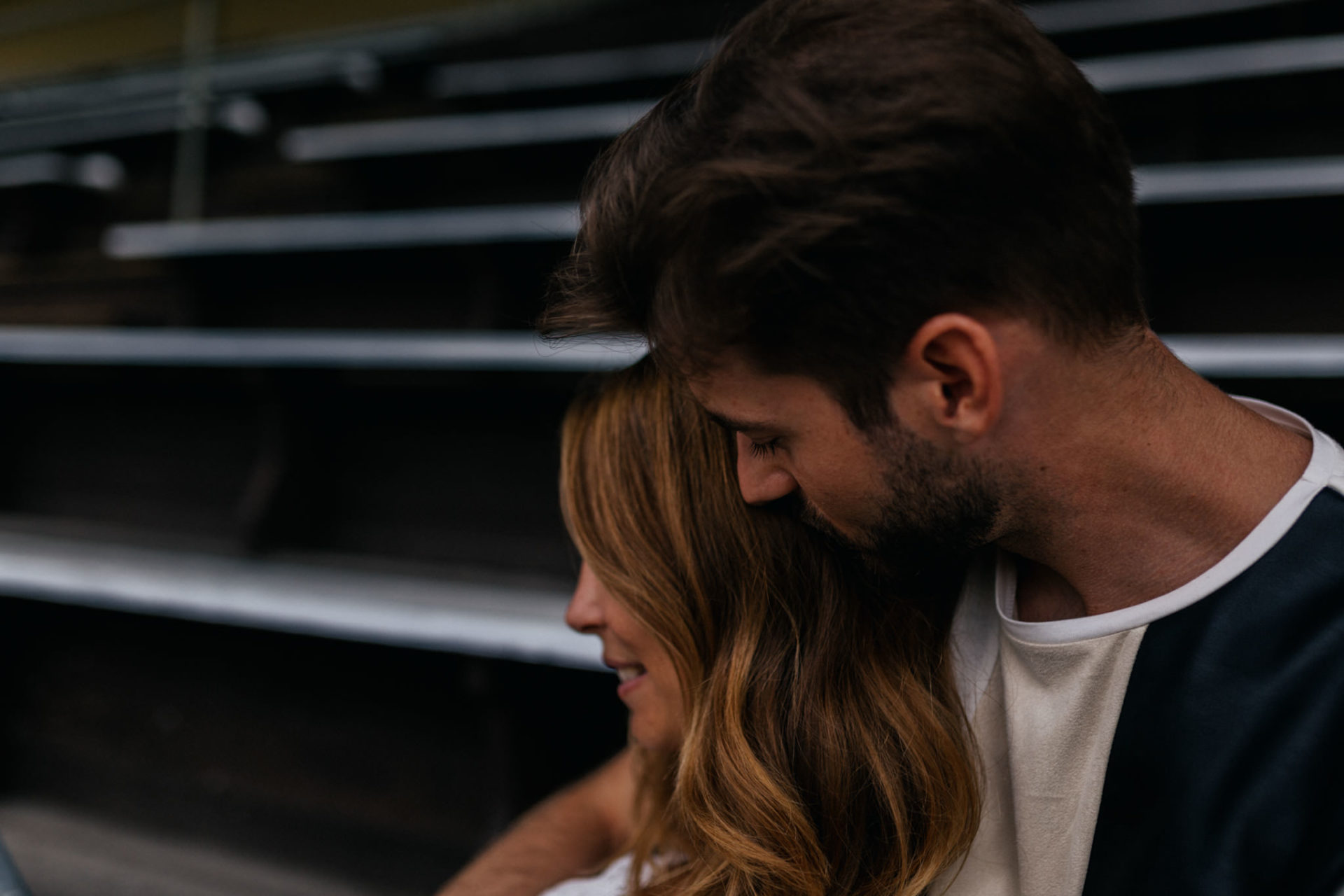 Hochzeitsfotograf Österreich-Verlobungsshooting Wien-Paarshooting alte Rennbahn freudenau-Wien hochzeitsfotograf