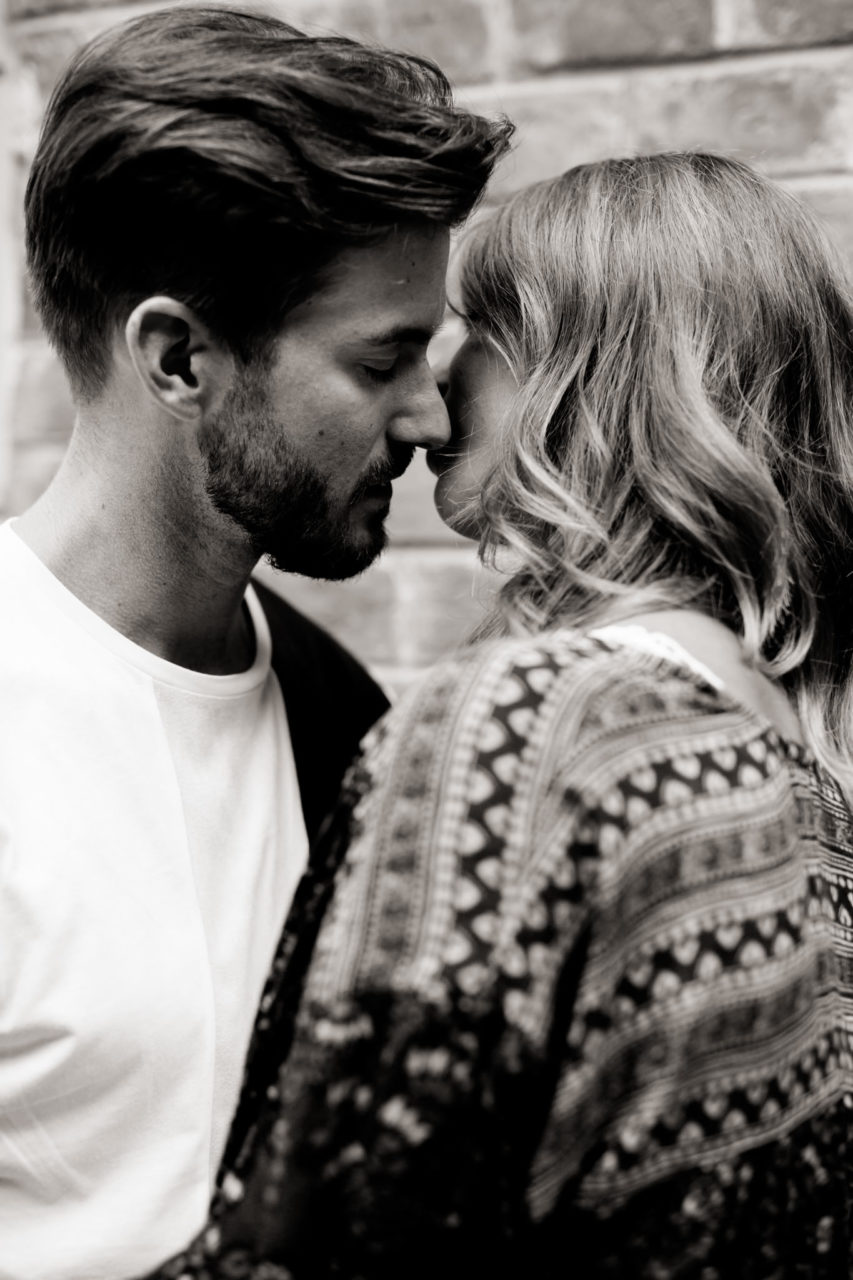 Hochzeitsfotograf Österreich-Verlobungsshooting Wien-Paarshooting alte Rennbahn freudenau-Wien hochzeitsfotograf