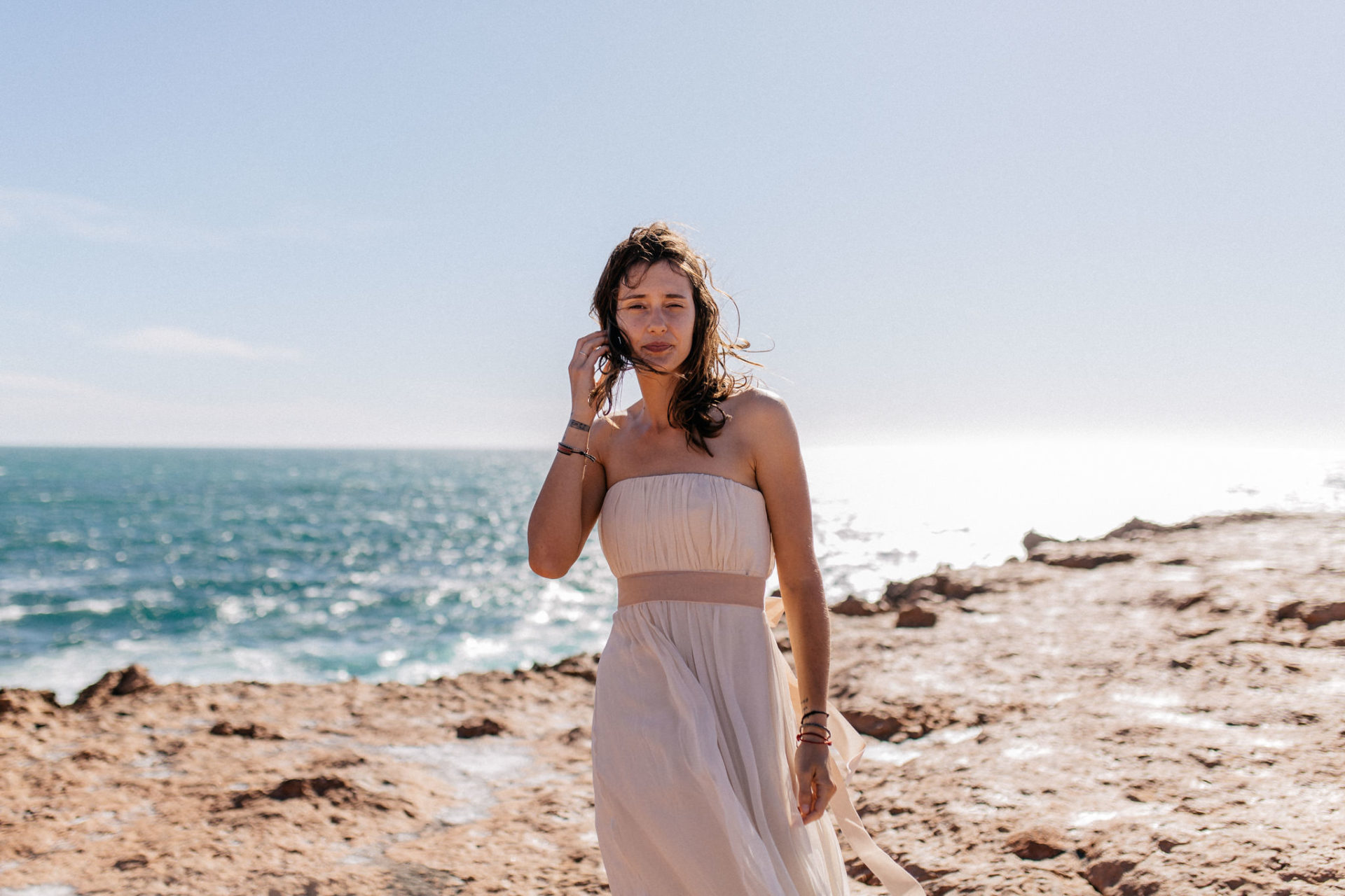 Hochzeitsfotografie Australien WA Blow Holes Brautkleid Inspiration Fotoshoot Braut Strand Meer Elfenkleid