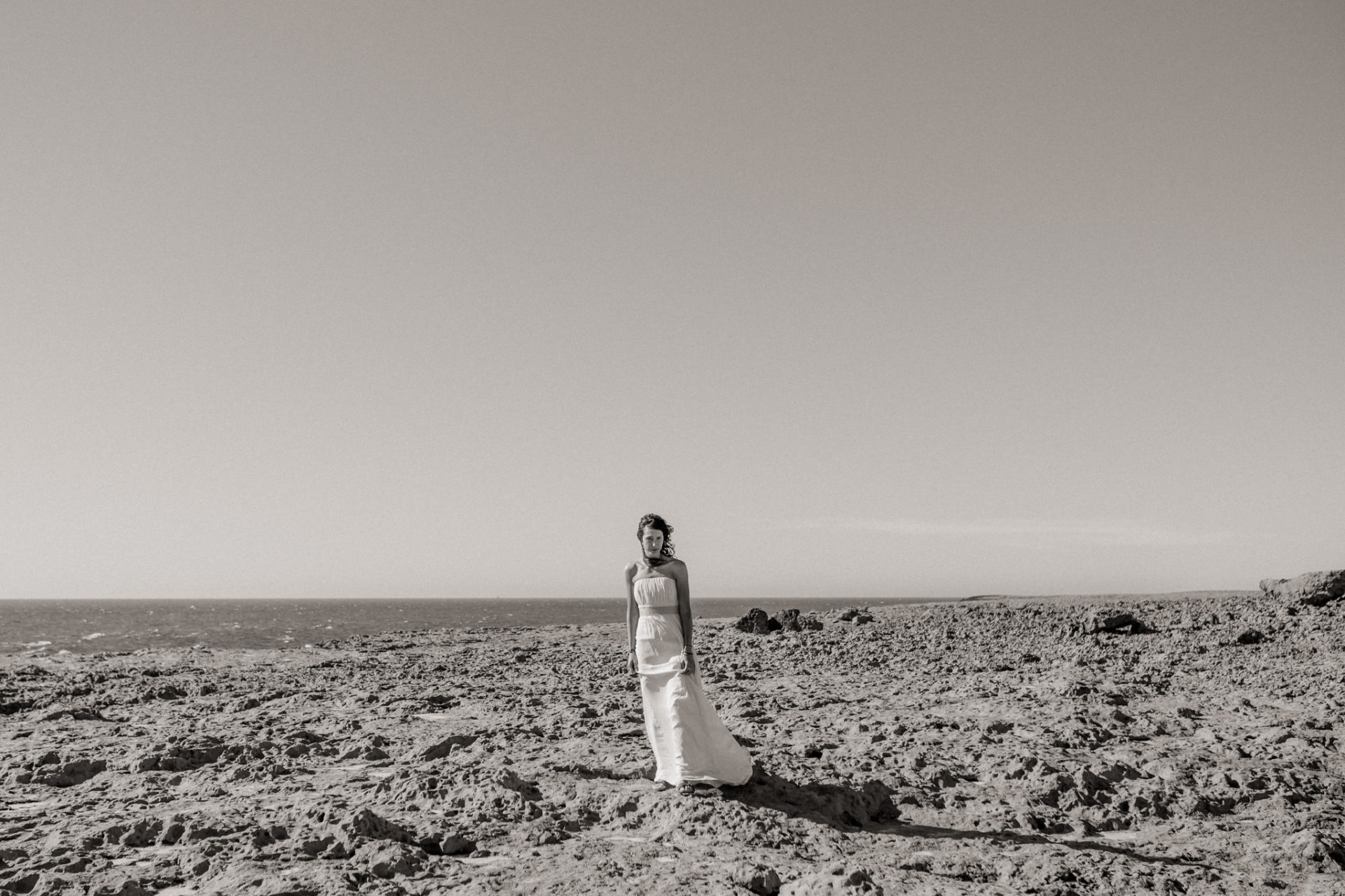 Hochzeitsfotografie Australien WA Blow Holes Brautkleid Inspiration Fotoshoot Braut Strand Meer Elfenkleid