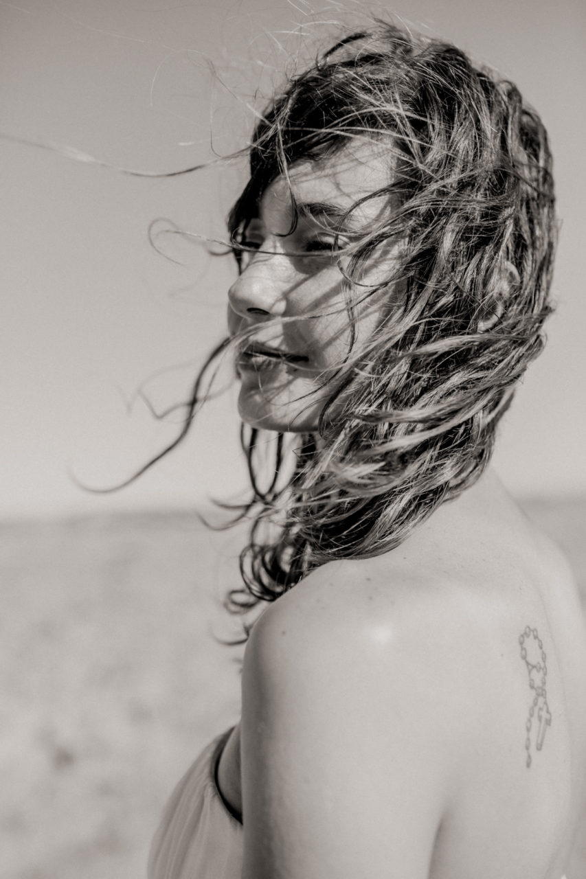 Hochzeitsfotografie Australien WA Blow Holes Brautkleid Inspiration Fotoshoot Braut Strand Meer Elfenkleid