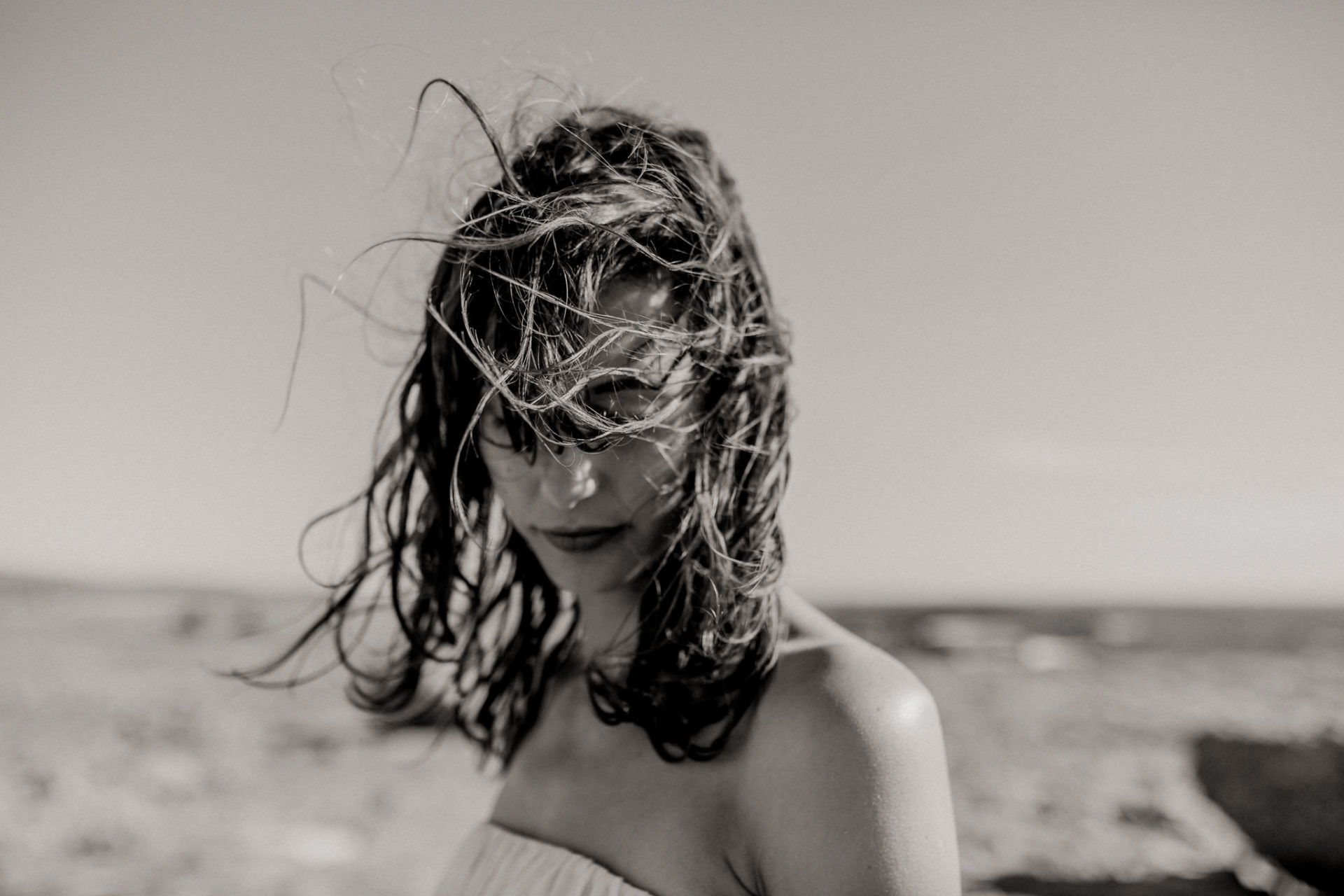 Hochzeitsfotografie Australien WA Blow Holes Brautkleid Inspiration Fotoshoot Braut Strand Meer Elfenkleid