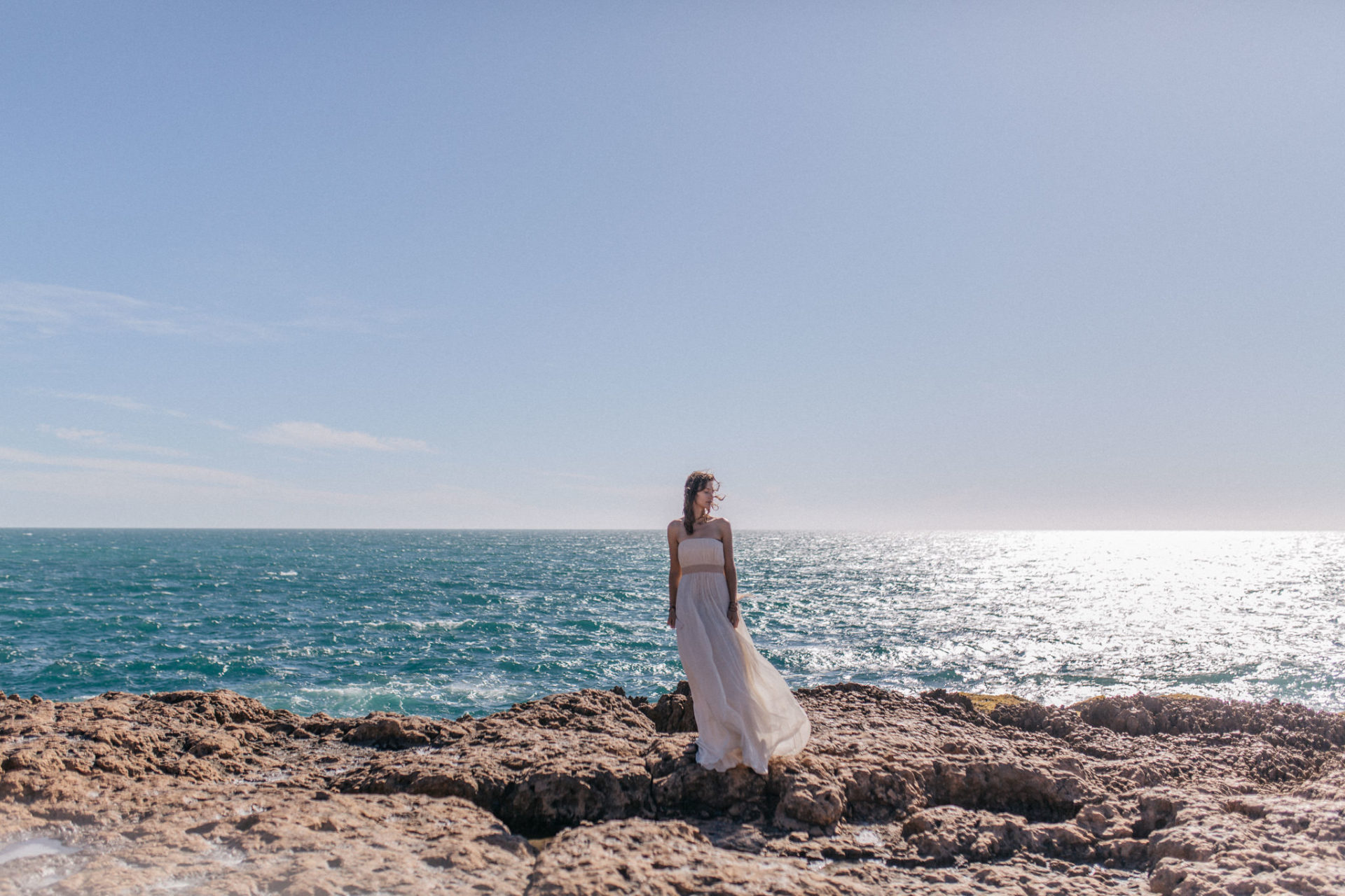 Hochzeitsfotografie Australien WA Blow Holes Brautkleid Inspiration Fotoshoot Braut Strand Meer Elfenkleid